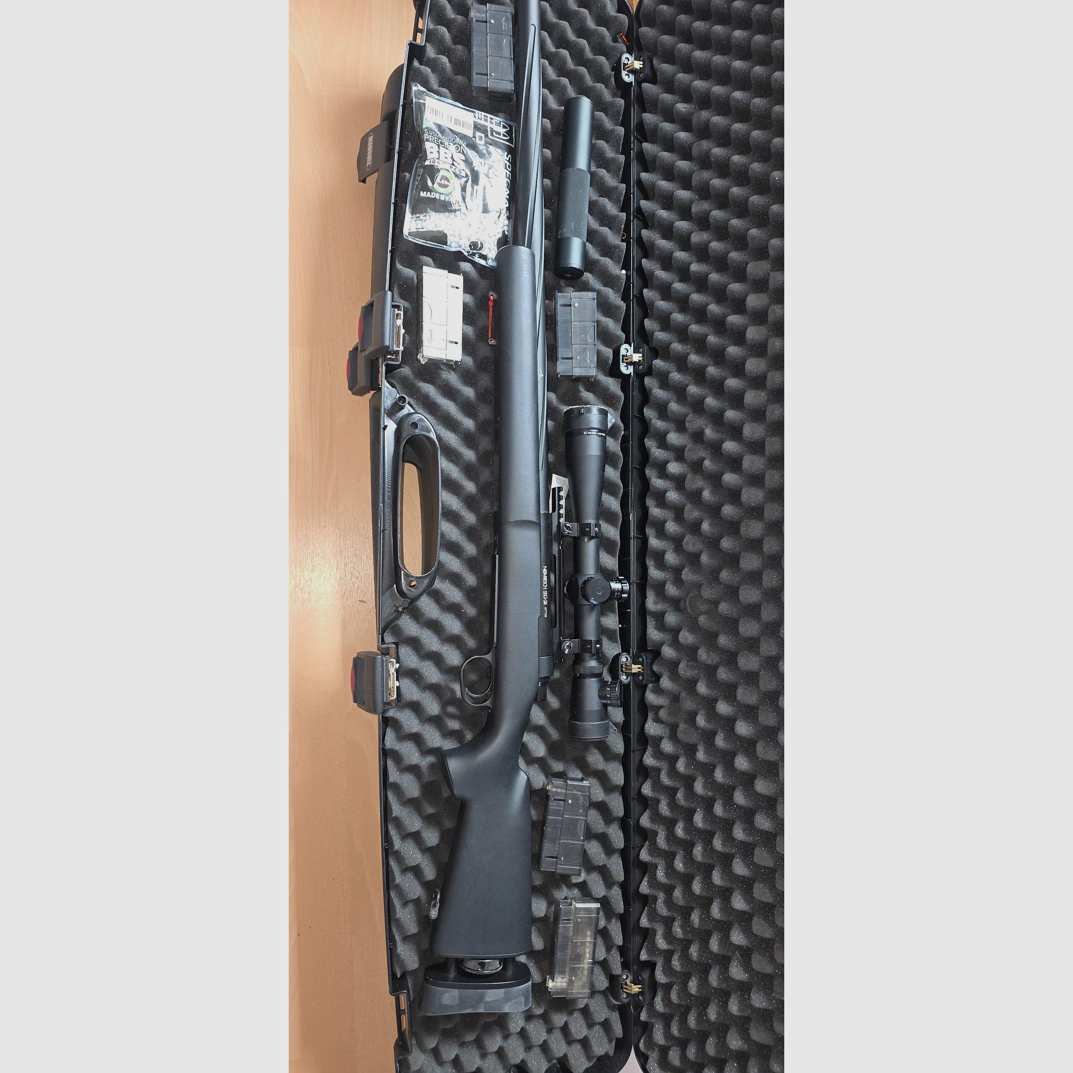 Novritsch SSG 24 airsoft with 5 magazines replacement spring scope, image 2 of 3