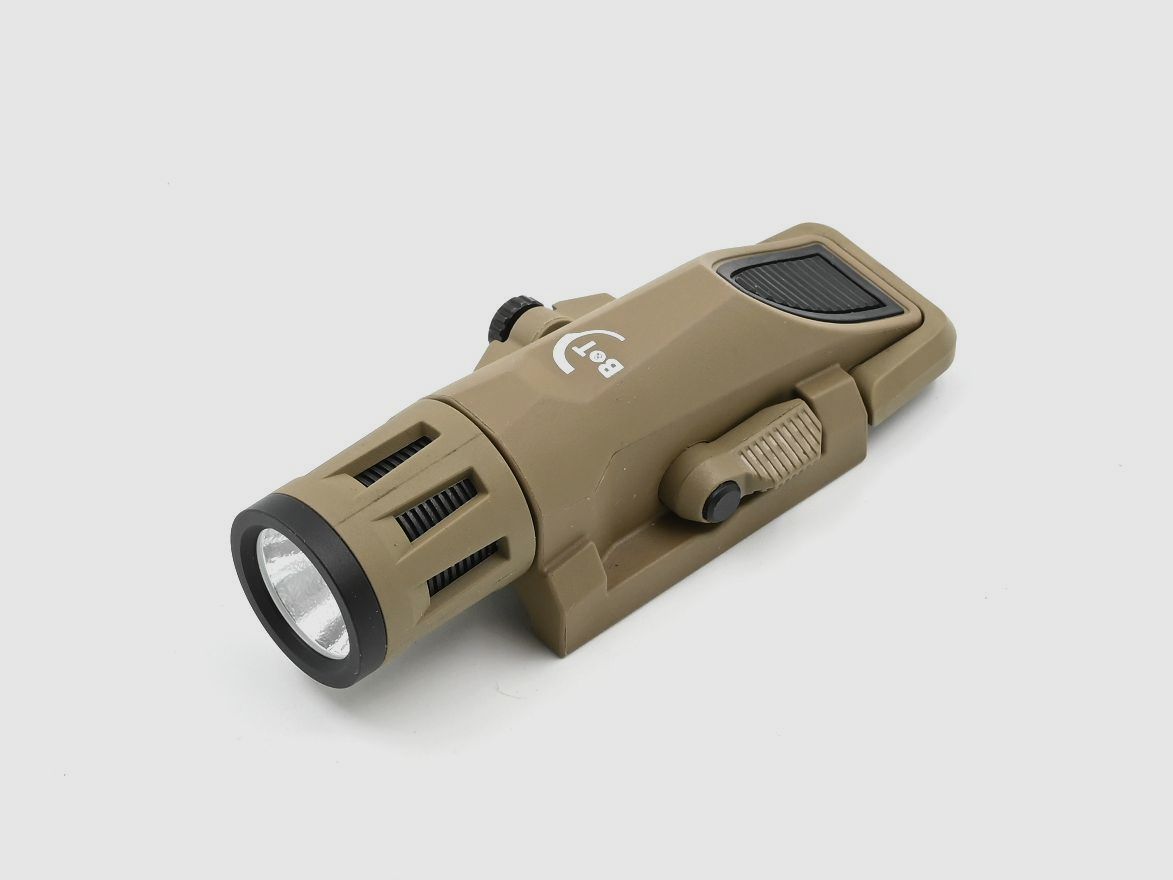 Gewehrlampe B&T Weapon Mounted Light Gen2, LED 400 Lumen, FDE, QD NAR Montage, mit Stroboskop & Sicherungshebel
