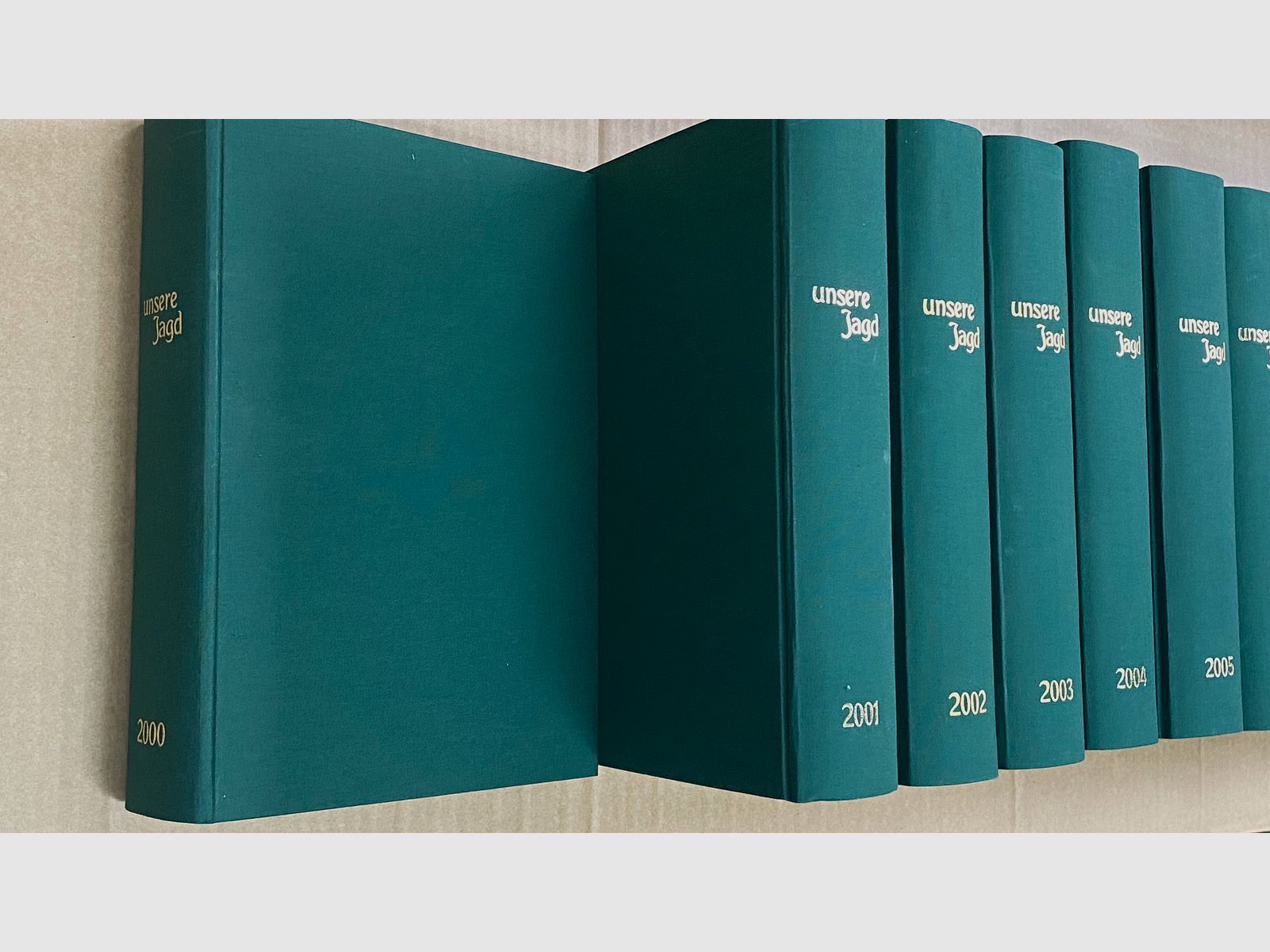  Tijdschrift "Onze Jacht" van 1956 tot 2020, unieke verzameling voor liefhebbers, 65 jaargangen, 1956 tot 2015 gebonden uitgaven, jachtkamer jachtboeken