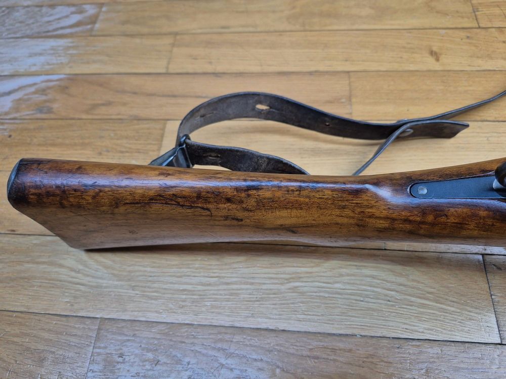 Schöner K31-Mosqueton - Kal. 7.5×55 - Sehr schöner Nussbaum-Schaft - Ultra weiche und klare Mechanik - Exzellenter Abzug - Sehr schöner Lauf - 100% einheitliche Seriennummer - Prüfungszertifikat vorhanden - Riemen, Laufabdeckung und 2 Clips als Bonus! - Die Schweizer Qualität - TBE+, Bild 15 von 30