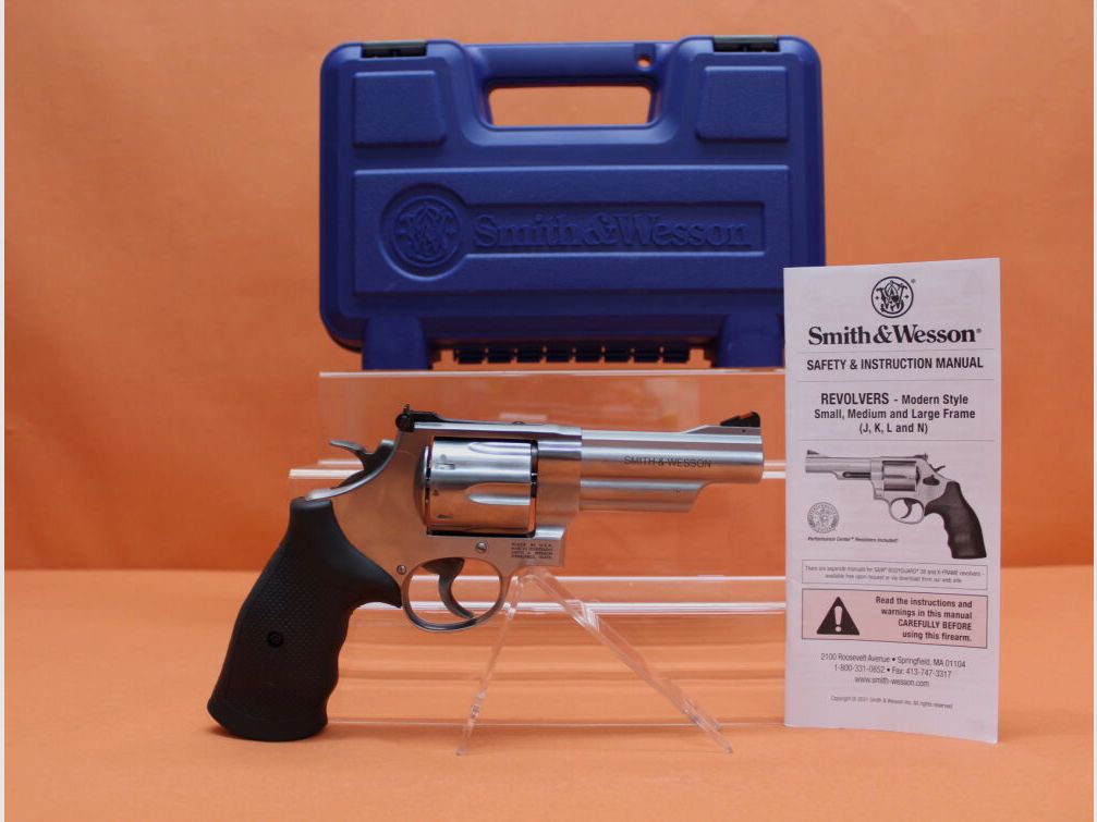 Smith & Wesson/S&W Revolver .44RemMagnum Smith&Wesson/ S&W629-6 Stainless, 4" Lauf/ Mikrometervisier/ Gummigriff