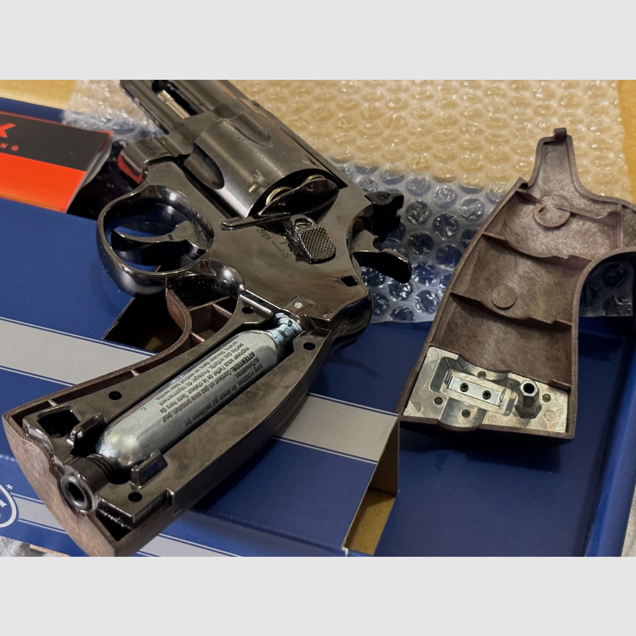 Smith & Wesson Model 29 6,5 Zoll Vollmetall CO2 Revolver 6mm BB Black-Chrome-Finish