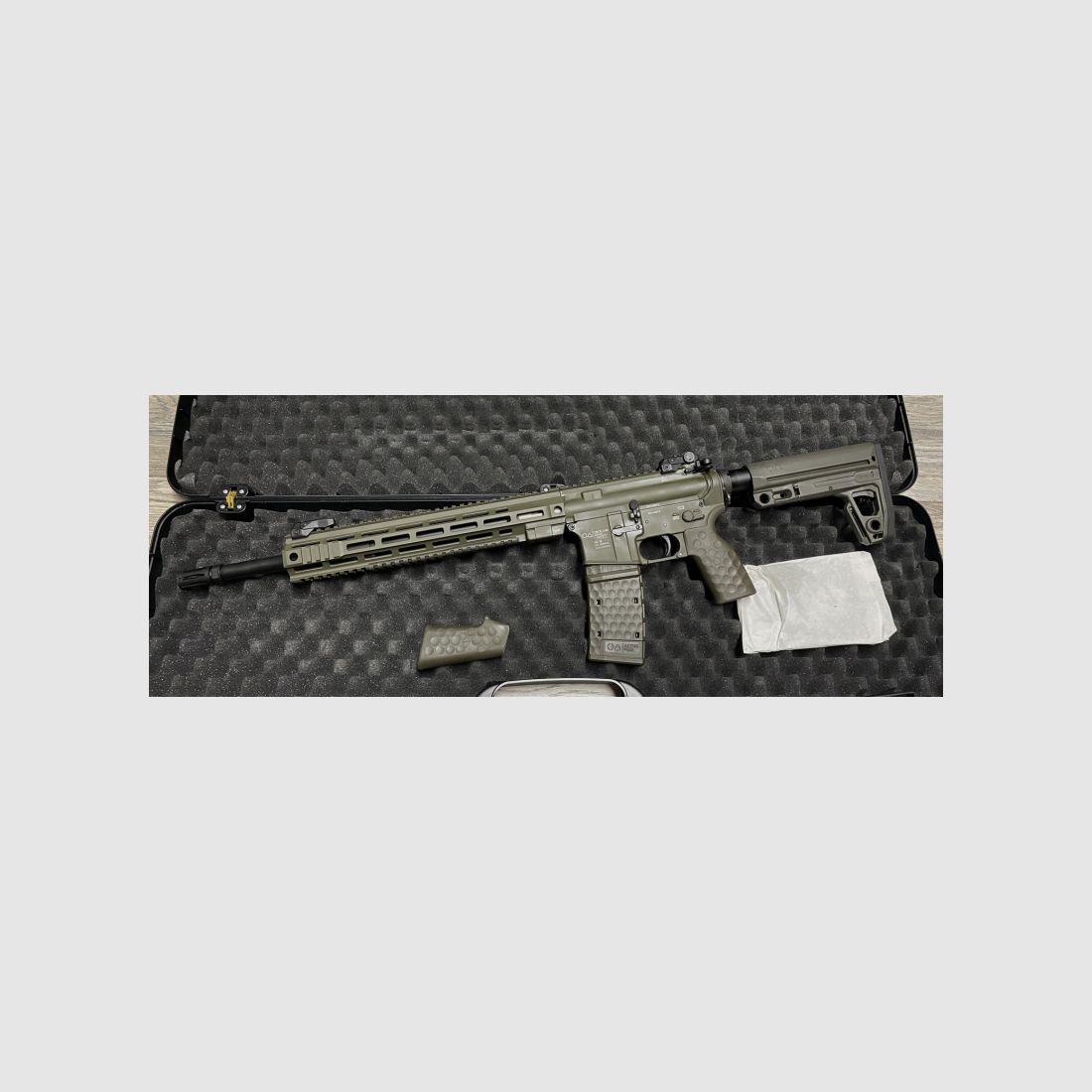 Oberland Arms OA-15 M5 Premium MLOK Kaliber .223 Remington 16,75" Lauf * CERAKOTE Military Green *