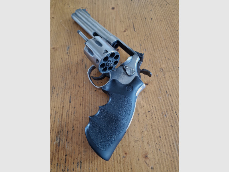 Smith & Wesson Revolver 686-4