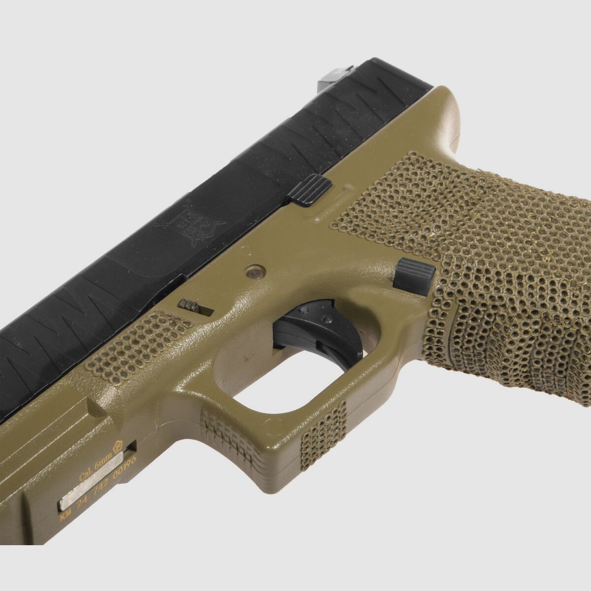 P05 GBB Airsoft Pistool met Grip Stippling in Olijf | Delta Armory