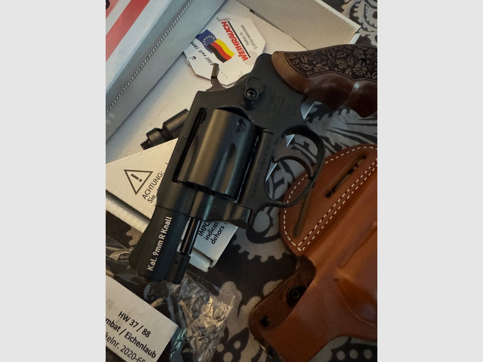 Arminius HW 88 Super Airwaight Like New + Holster Accessories