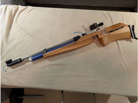 Feinwerkbau 700 avec crosse en bois