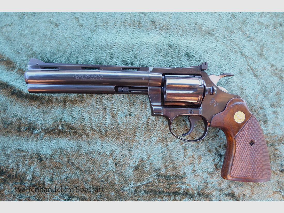 Revolver Colt Diamountback