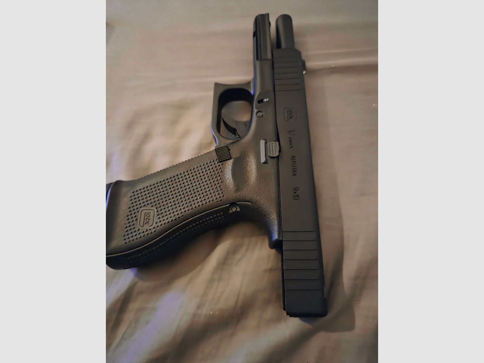 Glock 17 Gen5 Airsoft von Umarex/VFC mit F im Fünfeck