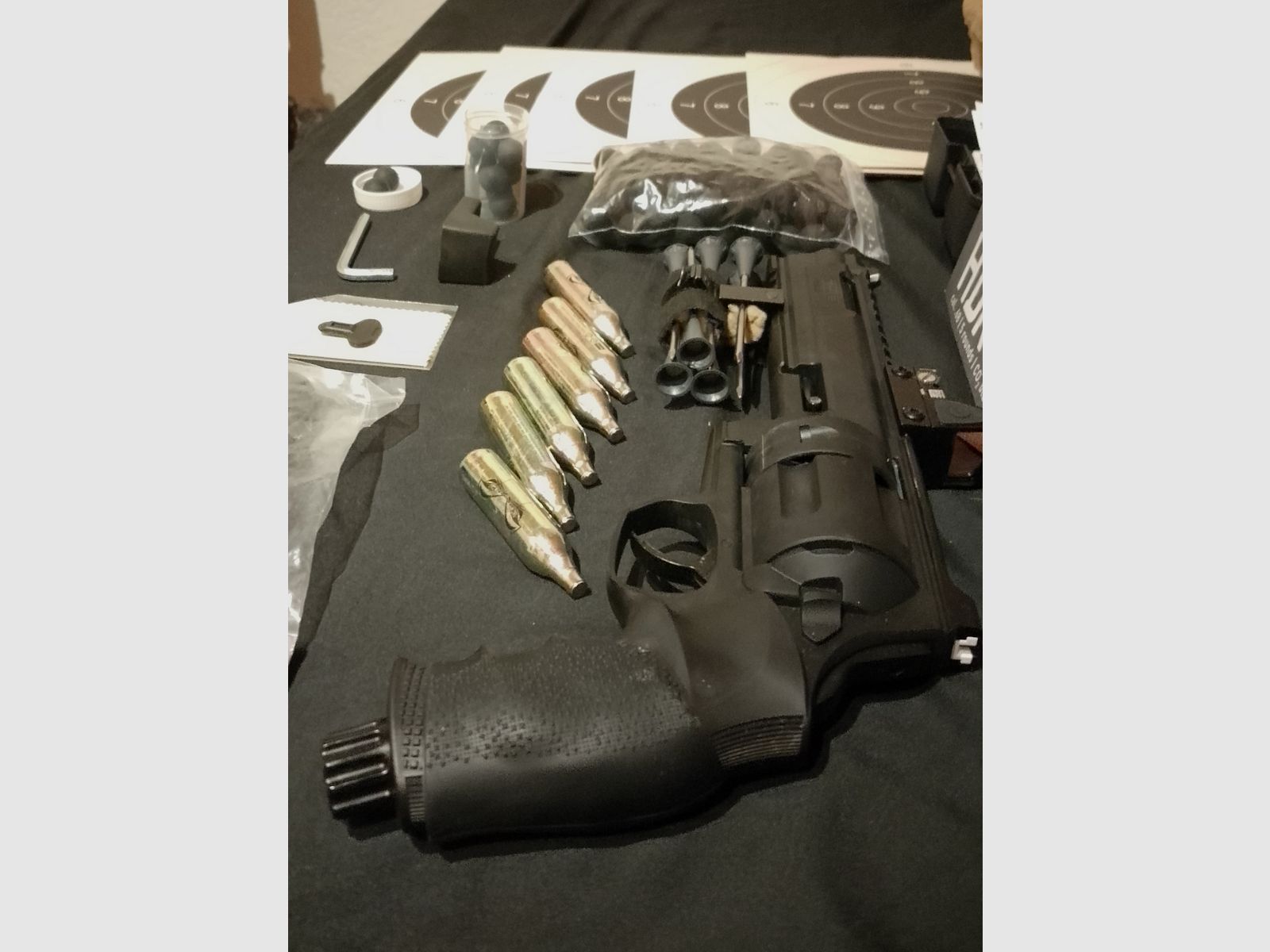Neuwertiger HDR68 Markierer Gen1 T4E Cal .68 Nägel keine Pfeile Geschosshalter Nagelgeschosse Set Red DOT Visier 2 extra Magazin Trommel Rubberballs Zielscheiben CO2 Kapseln 
