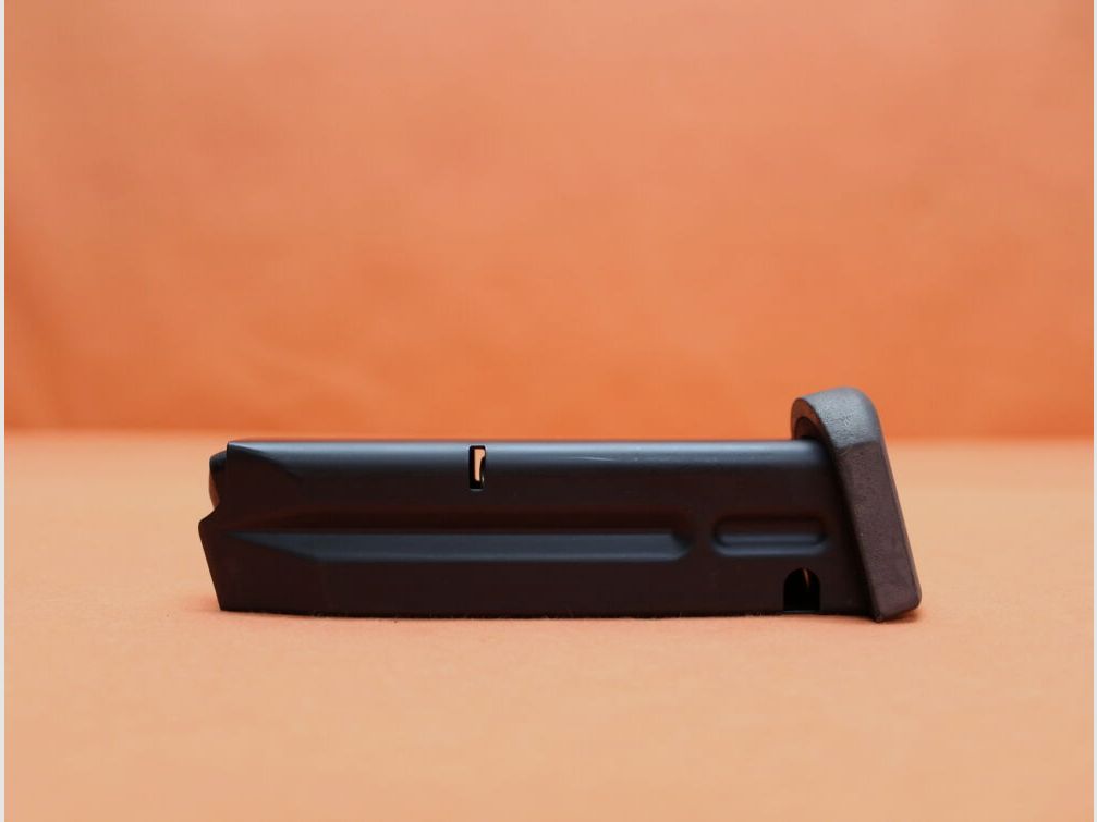 Beretta Beretta 92F: Revista Beretta de 10 disparos 9mmLuger, por ejemplo, para Beretta M9/ Cx4 Storm/ Chiappa M1-9, imagen 2 de 3