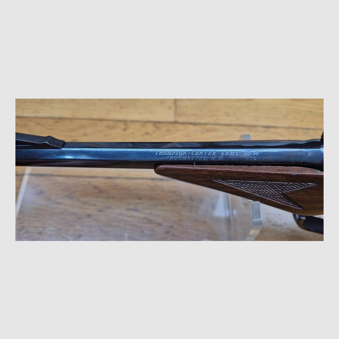 Sehr spielerische Pistole Thompson Center – Modell Contender – Lauf 10 Zoll – Kaliber 30-30 oder 30WCF – Waffe von Rochester aus Anfang 1979 – Sehr schönes Holz – Sehr gut angepasster Pachmayr-Griff – Wunderschöner oktagonaler Lauf – Exzellente Mechanik und Abzug – Schöne Trainings- und Präzisionswaffe – TBE/TBE+, Bild 22 von 30