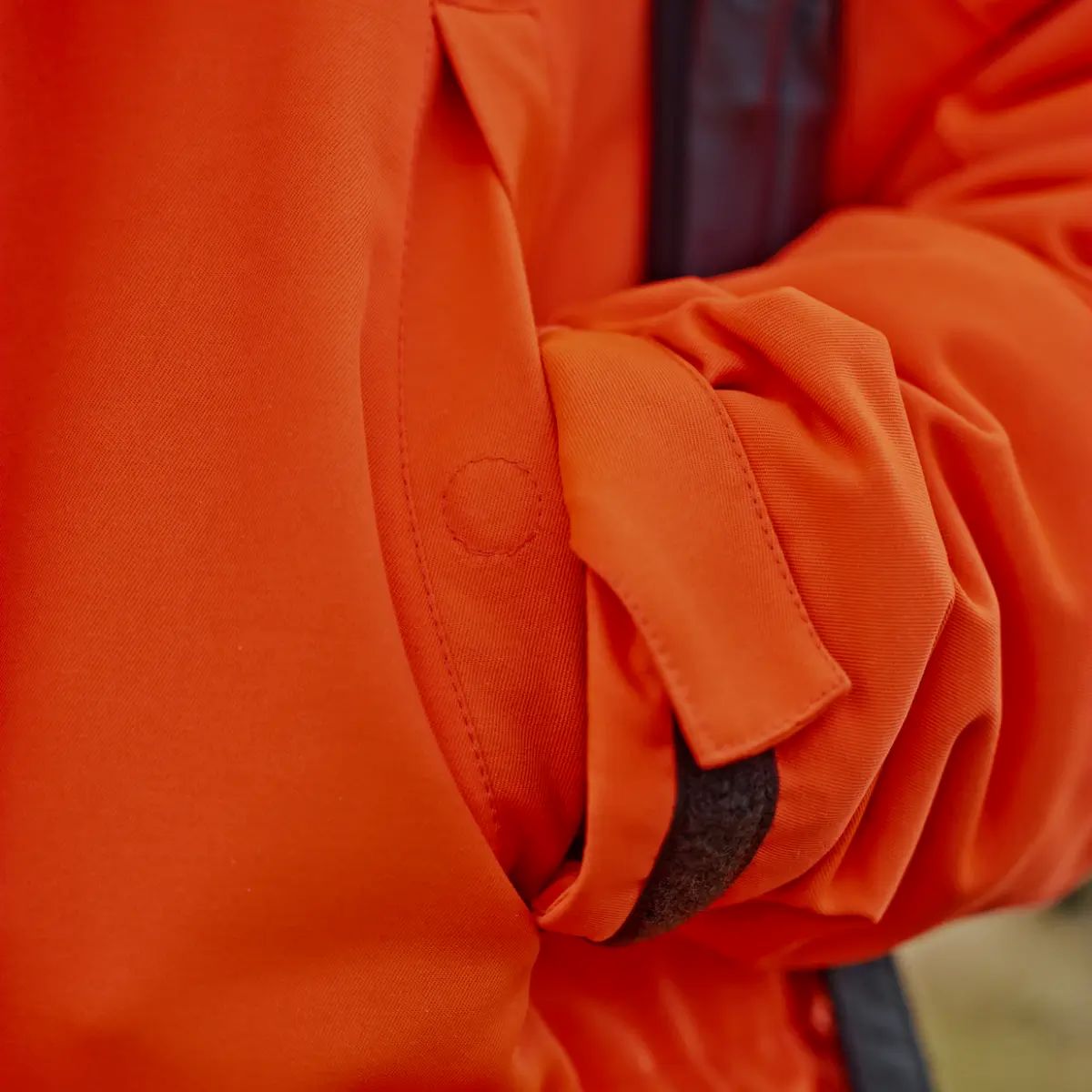 Chaqueta Härkila Wildboar Pro Blaze HWS Aislada