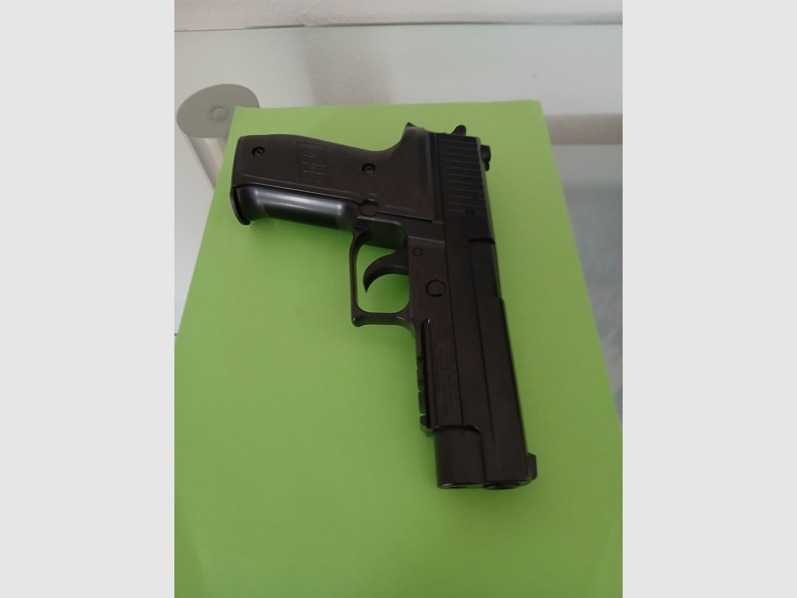 Neuwertige Softairpistole! Airsoftpistole von SIG SAUER mit Garantie! Luftpistole 