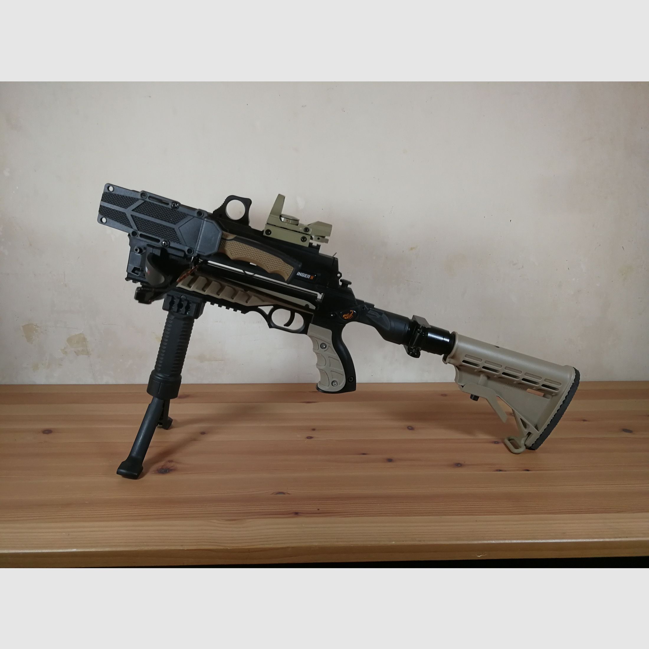 STEAMBOW AR-6 STINGER 2 MIT VIEL ZUBEHÖR, RED DOT,  SAND COLOR KIT, ZWEIBEIN, KLAPPSCHAFT.