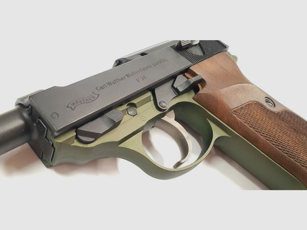 Walther / Schwaben Arms GmbH Special Edition Pistool Walther P38 in Klavertje Groen