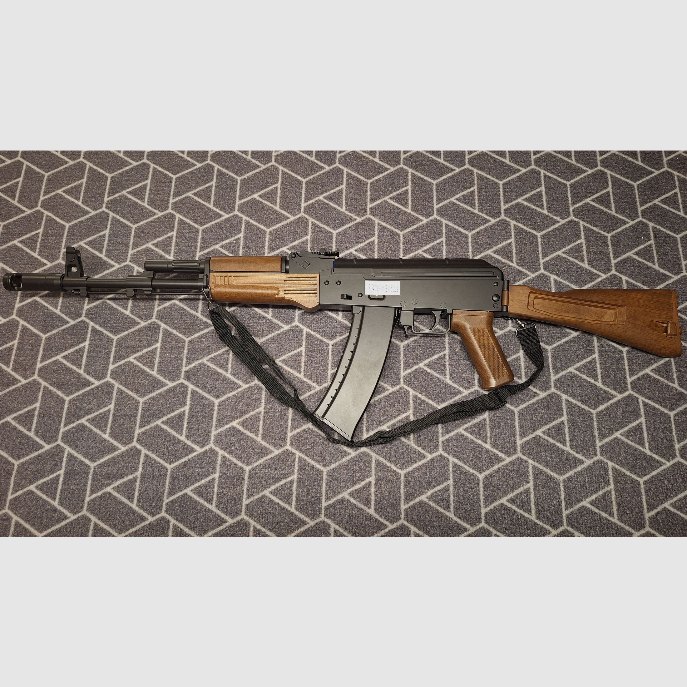 AK47 AK74 Kalashnikov Softair AEG mit Klappschaft-Neuwertig