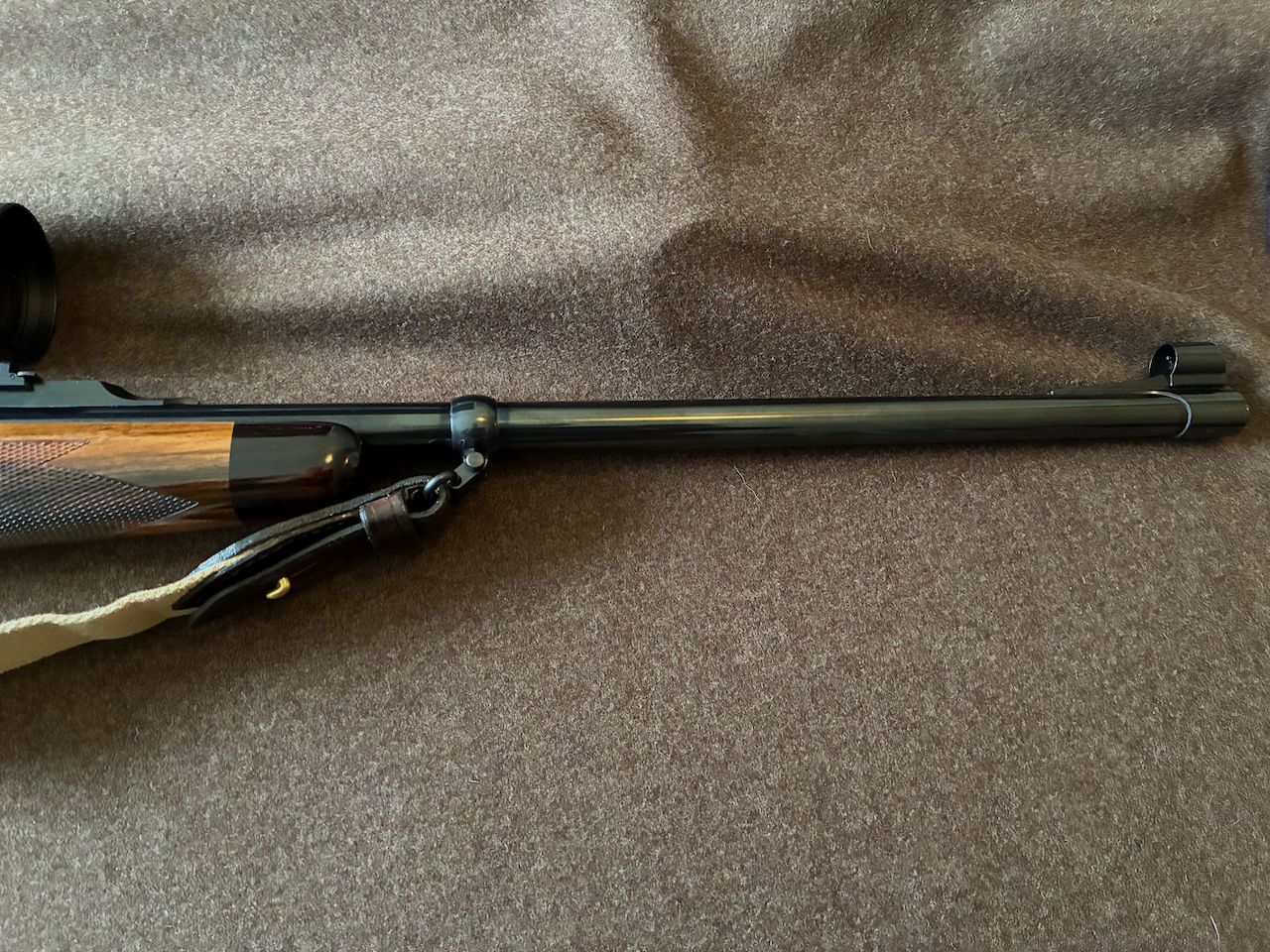 *Als nieuw* Sako L61R AIV Safari in het kaliber .338 Win. Mag. inclusief Zeiss Diavari ZM 2,5-10x48 T*