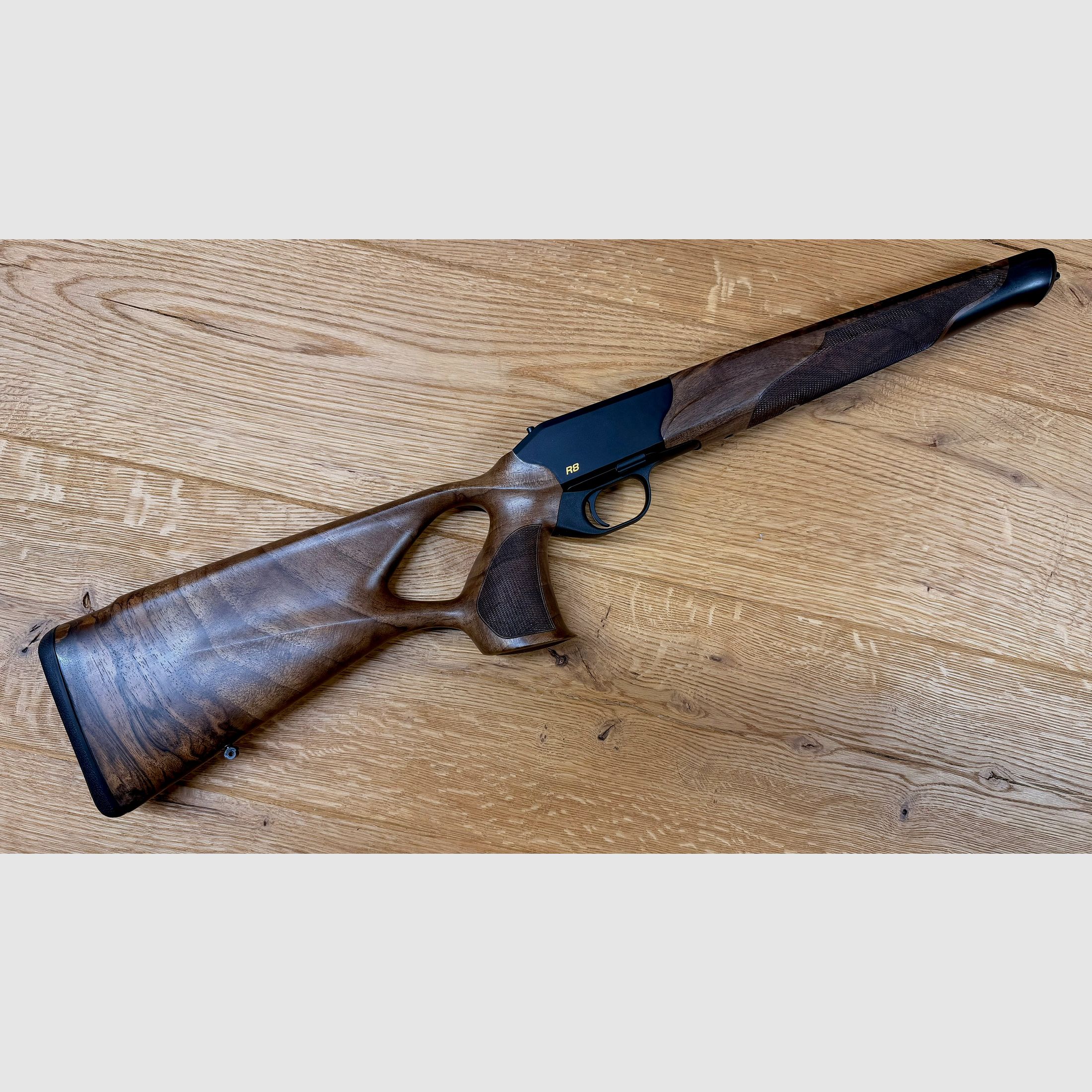Blaser R8 Success Schäftung / Holzklasse 4 / R8 Logo in Gelb / top Holz absolute Gelegenheit