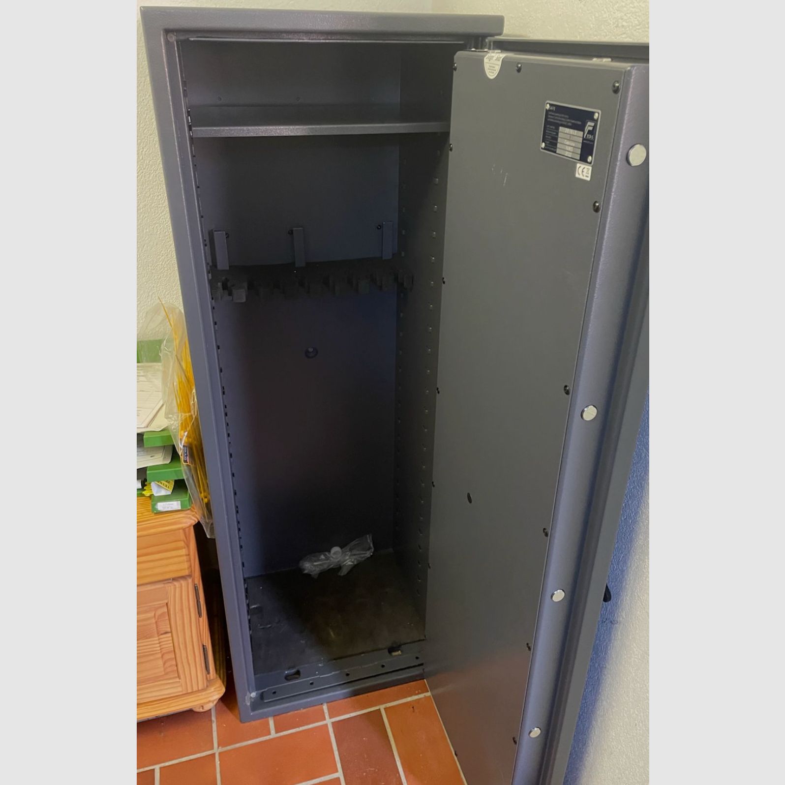 Waffenschrank Gun Safe 1-8 (Capriolo), Farbe: RAL 7024 (graphitgrau) 