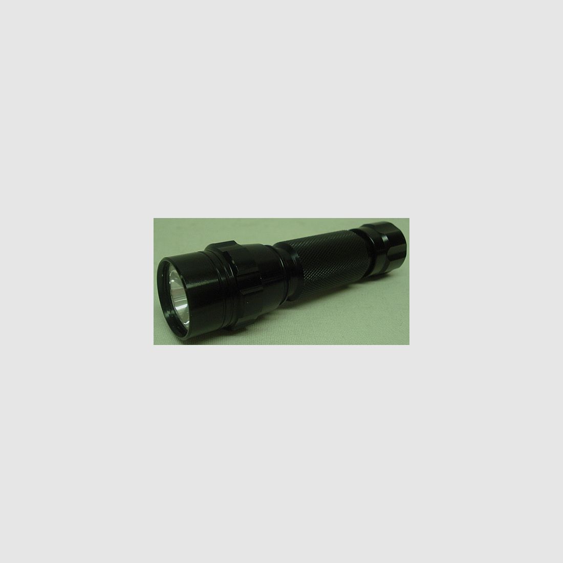Handlampe Cree-E Q5 LED - 230 Lumen,2xCR123A