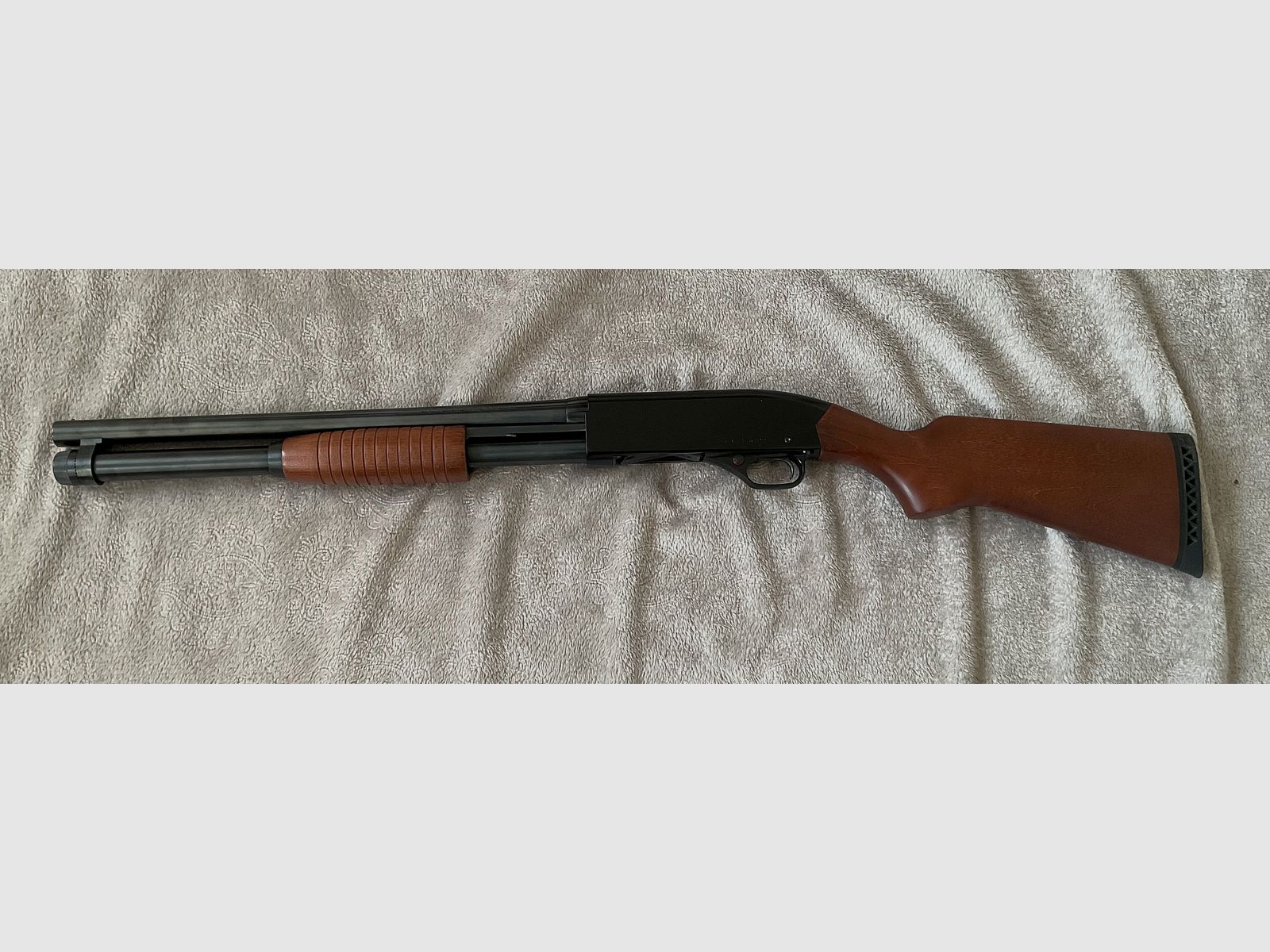 Fore-end repeating shotgun Winchester 1300 Defender