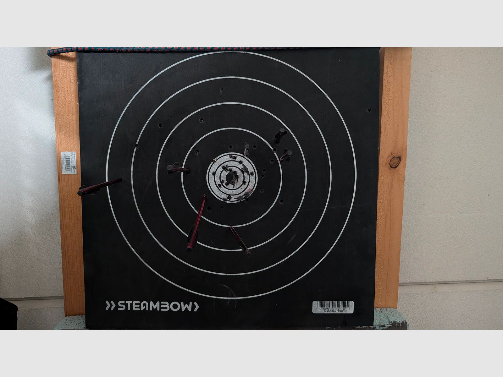 EK Archery Vlad 8-Schuss-Pistolenarmbrust mit Zubehör