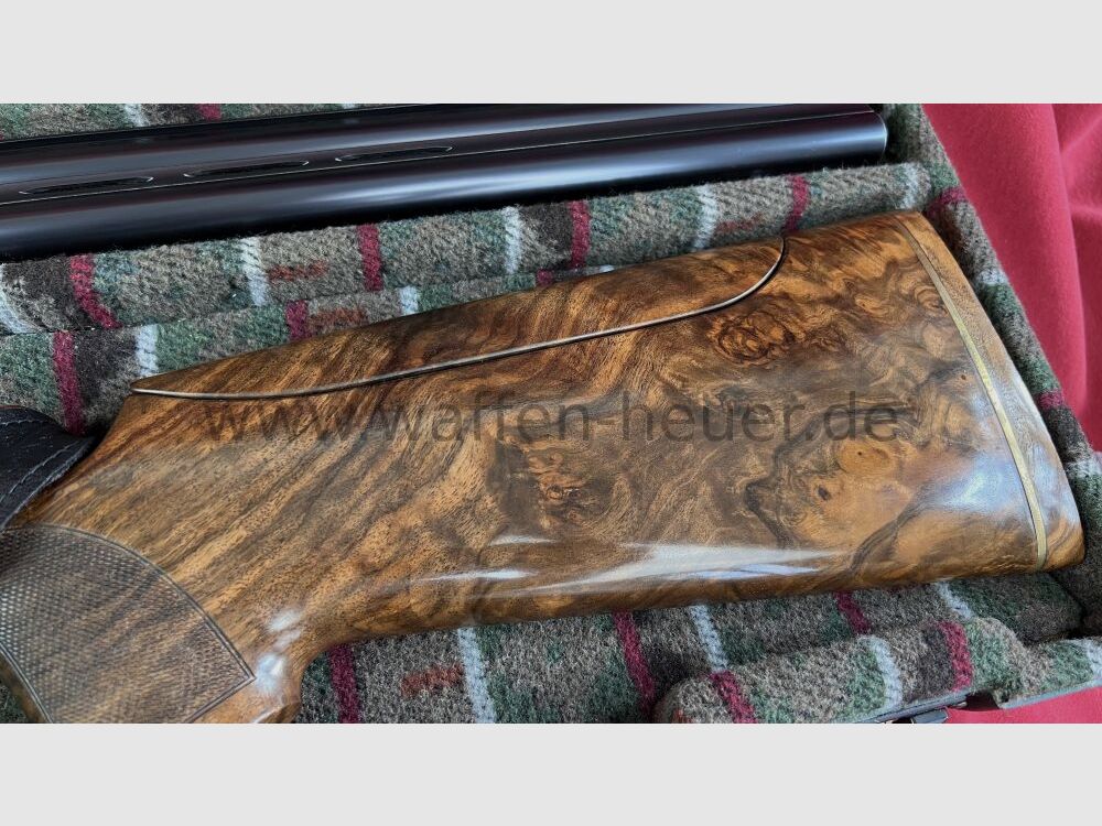Perazzi	 MX8, Holzklasse 12
