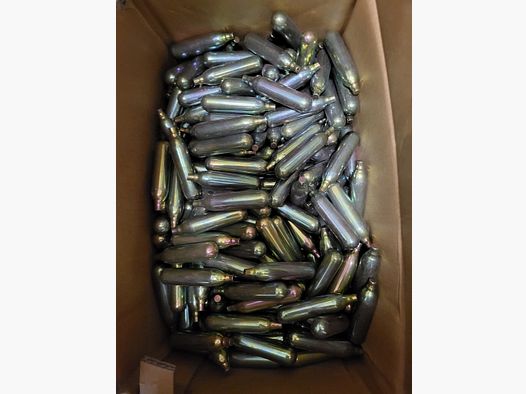  250 Stück Umarex CO2 Kapseln 12 g neu unbenutzt 