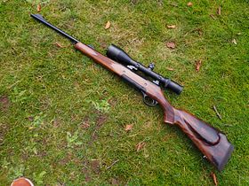 Haenel Jäger 10 Calibre 9,3 x 62, avec lunette de visée 2,5-10x56 Svarowski Habicht