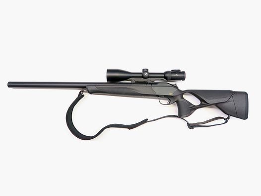 Blaser R8 Ultimate Silence 30-06 47cm + Swa Z8i 2,3-18x56