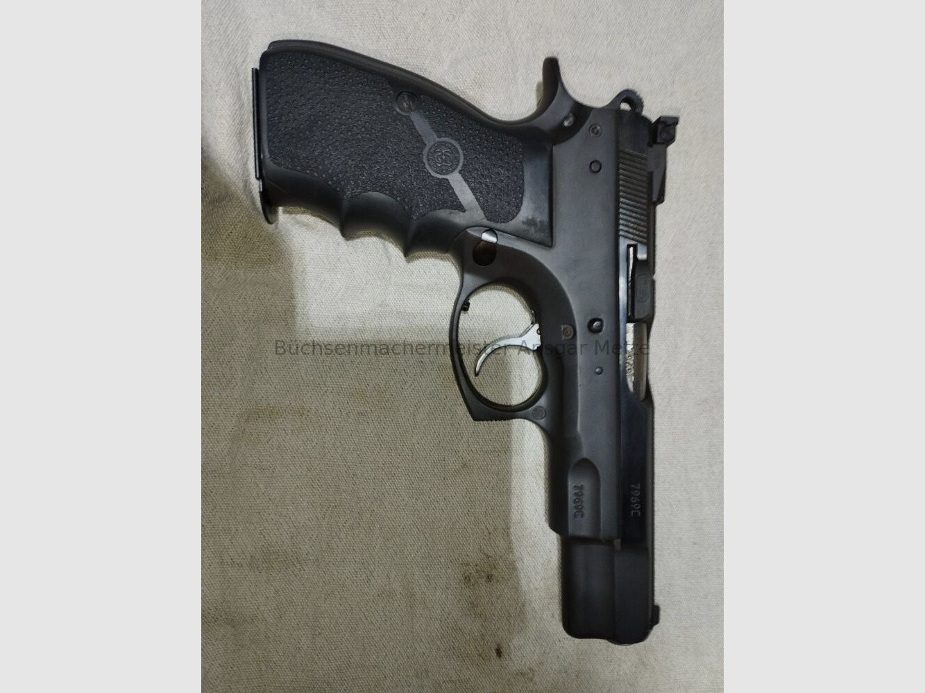 CZ 75 M incl. Sportvisier, Holster und Ersatzmagazin	 75 M