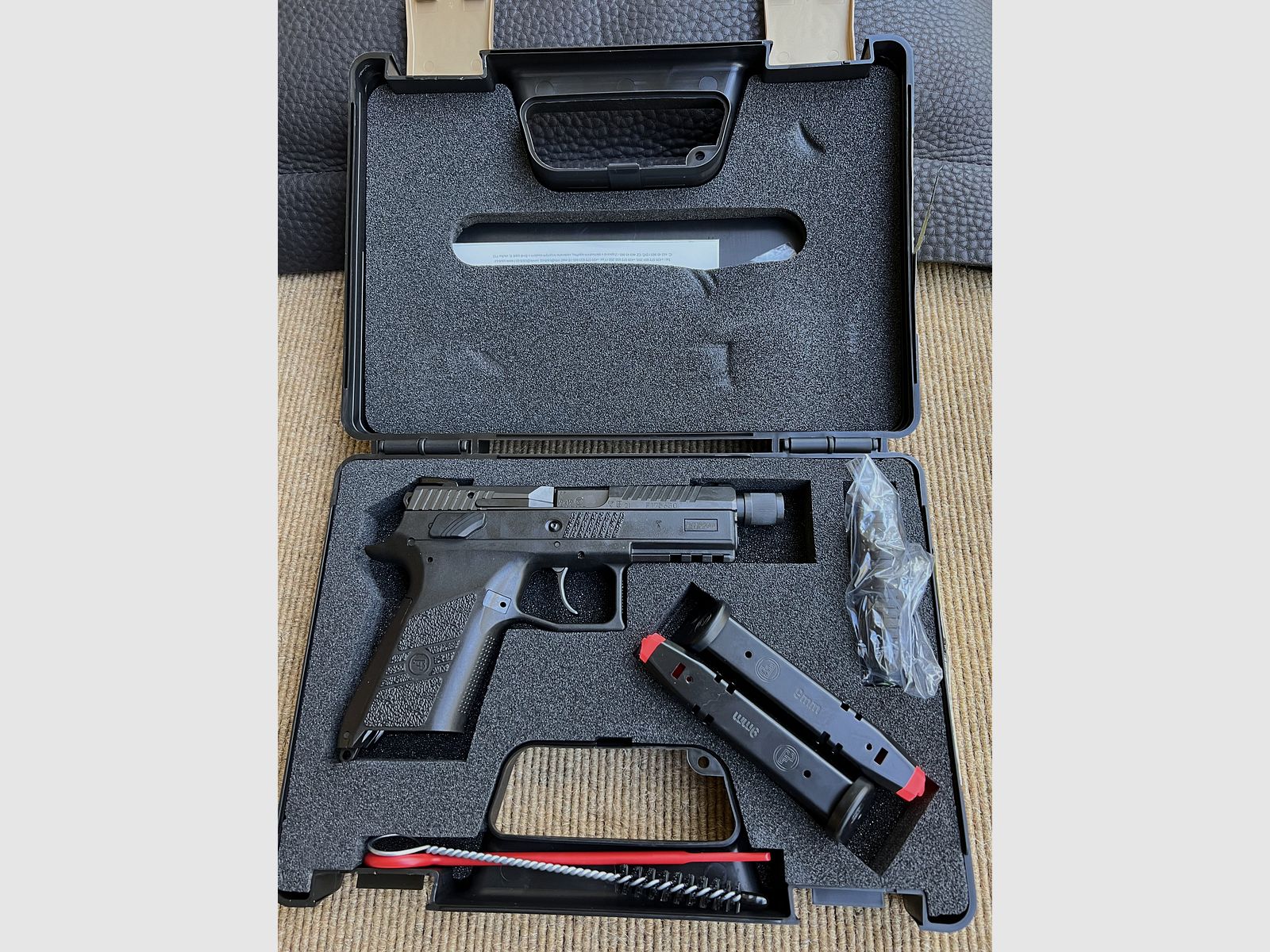 CZ Uhersky Brod P-07 SR (con canna filettata, 1/2"-28UNEF)