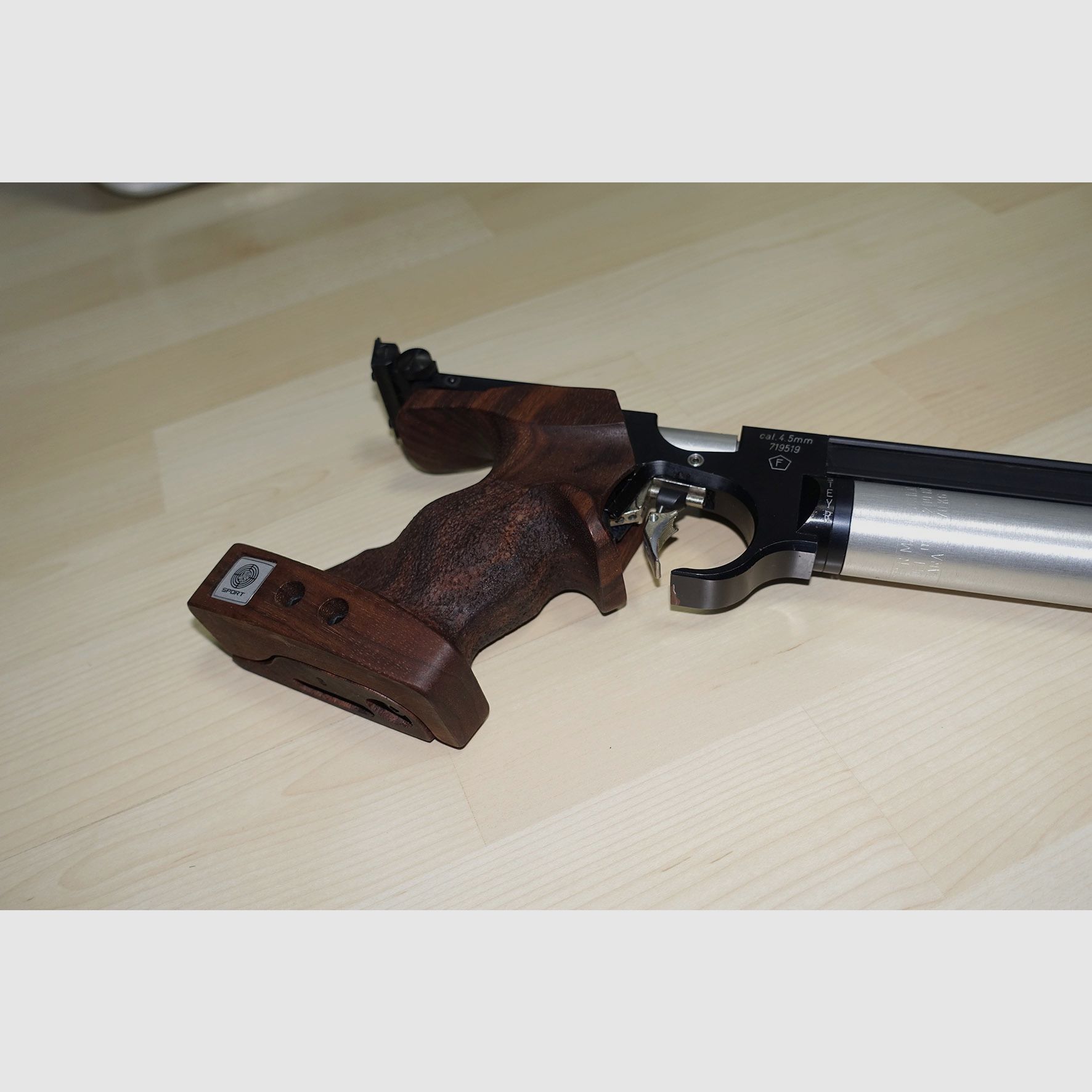 Steyr LP10 Pressluft Matchpistole / Links- oder Rechtsgriff