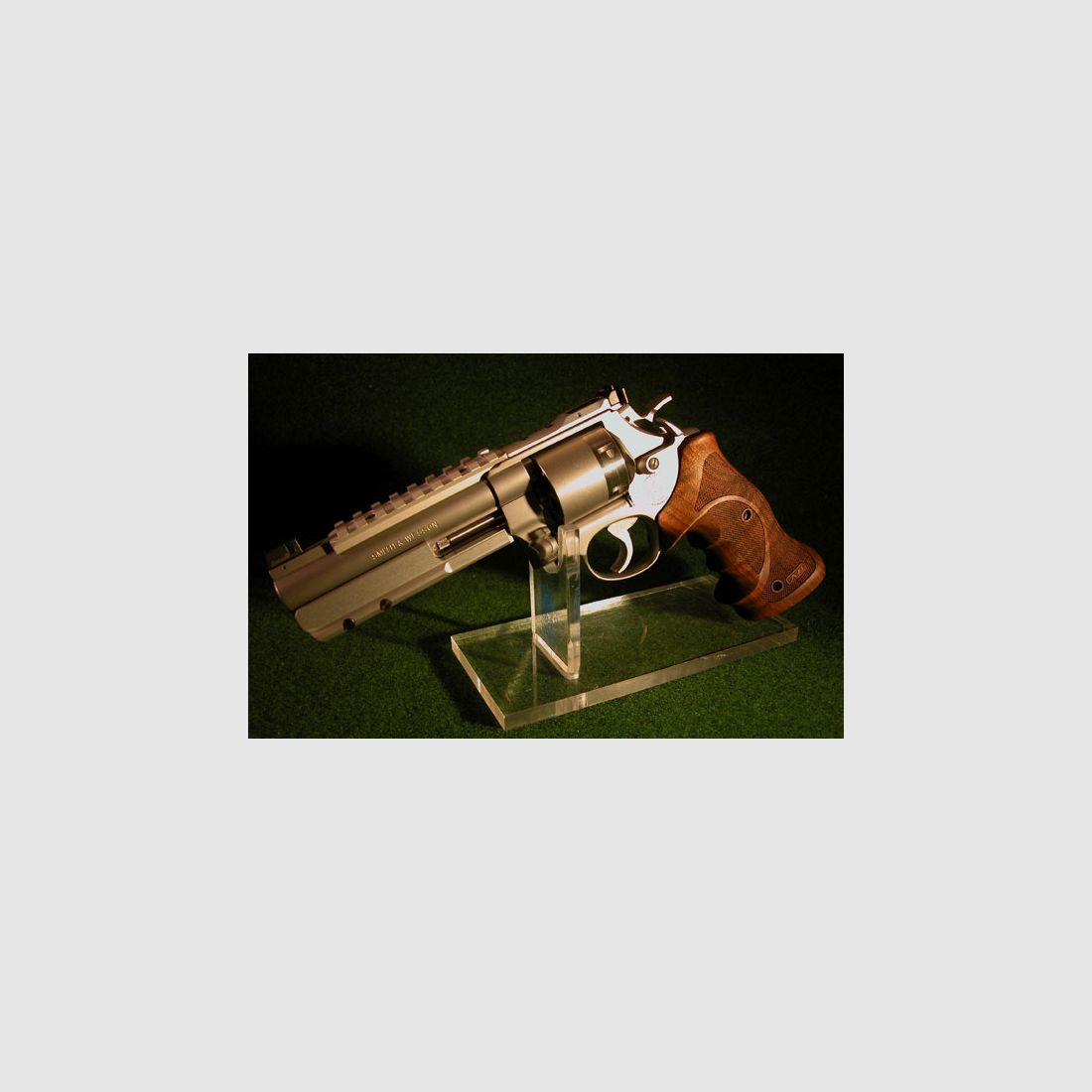 White Diamond EVIL COMPETITION 627 -N 5-1/2"Zoll 357 Magnum