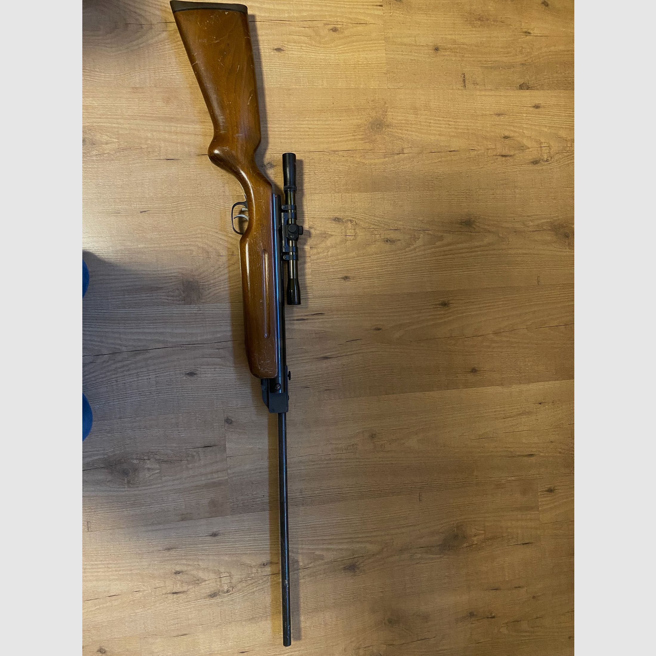 Weihrauch HW 35 mit F und Zielfernrohr der Marke Hubertus 4 x 20