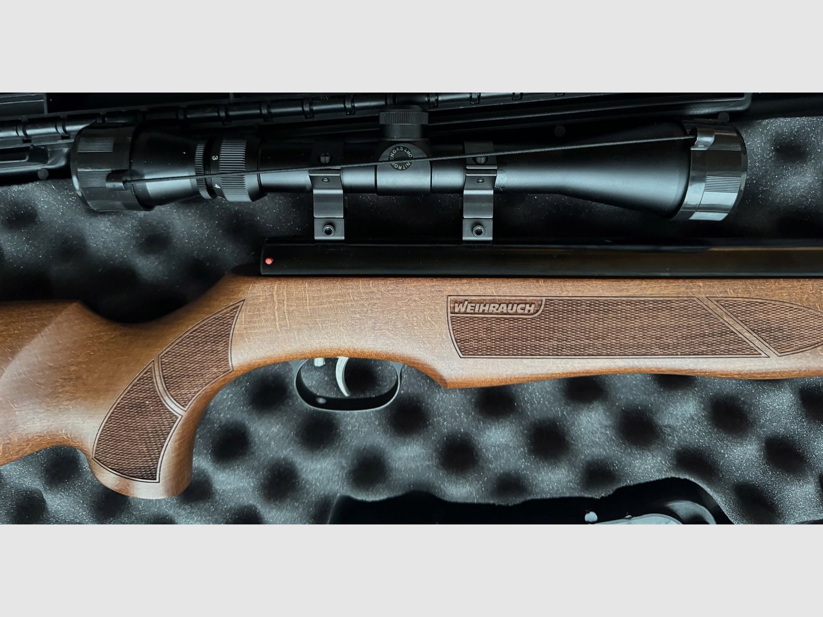 Weihrauch HW 35 Luftgewehr mit Zielfernrohr, 2000 Diabolos & Hartschalenkoffer – neuwertig!