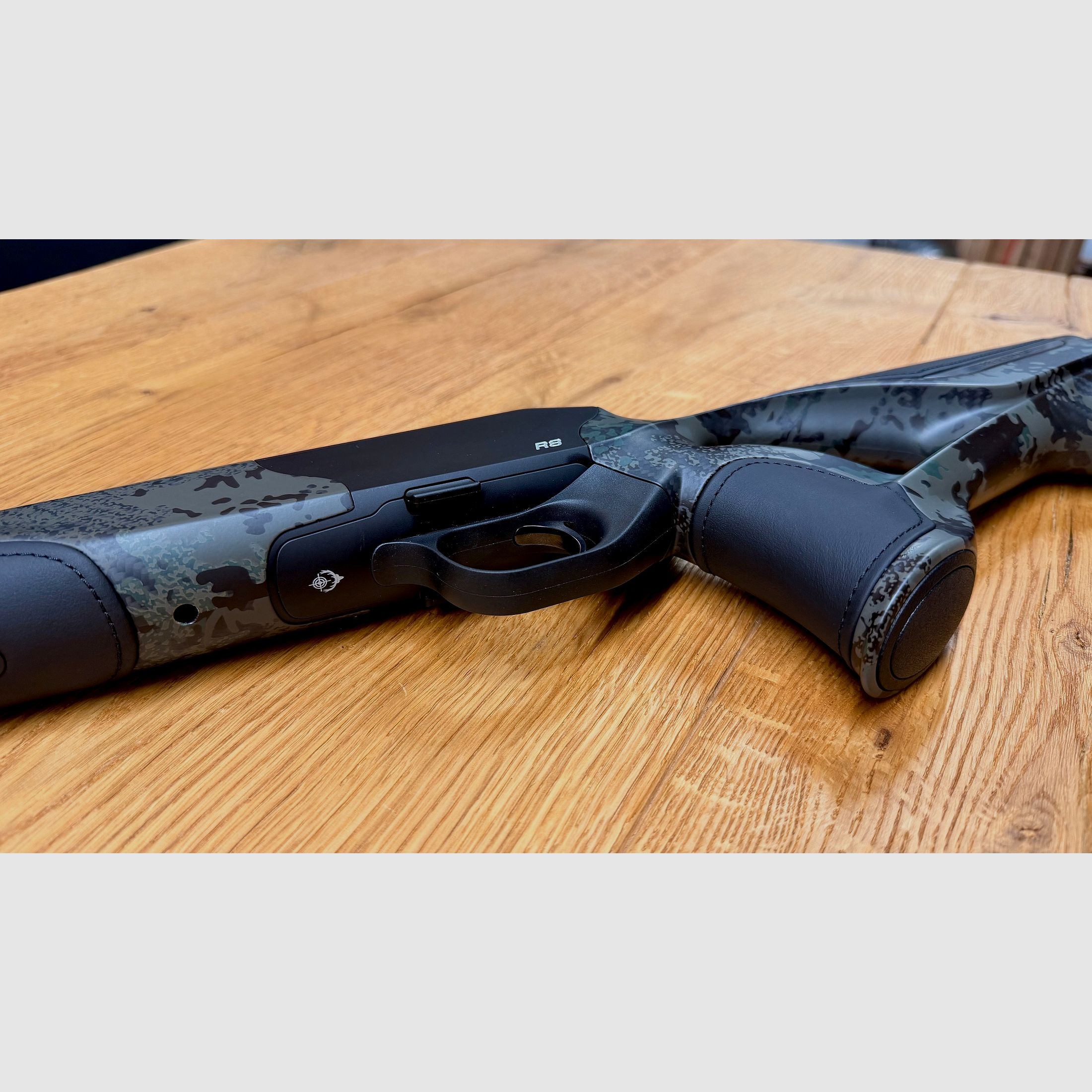 Blaser R8 Ultimate Carbon Huntec Camo carcasa / Atzl Match-caza disparador / Logo plata / Peso semi