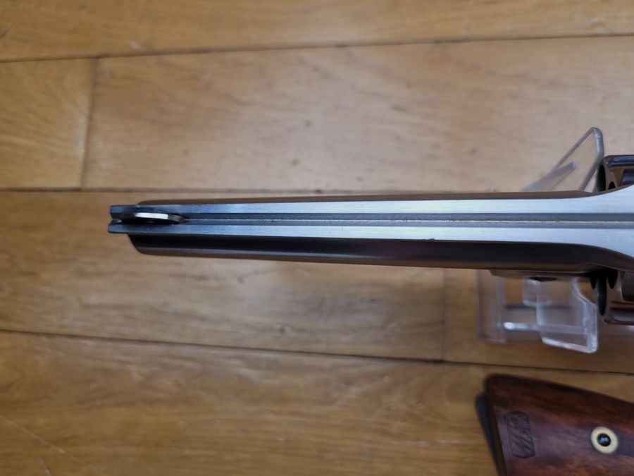 Bardzo piękny rewolwer Smith&Wesson Schofield – kal. 45 long Colt – produkcja Uberti, lufa 5 cali z ruchomym zamkiem – polerowanie na lustro – 2 zestawy okładzin – bardzo dobra mechanika – Doskonały egzemplarz w TBE!, zdjęcie 12 z 20
