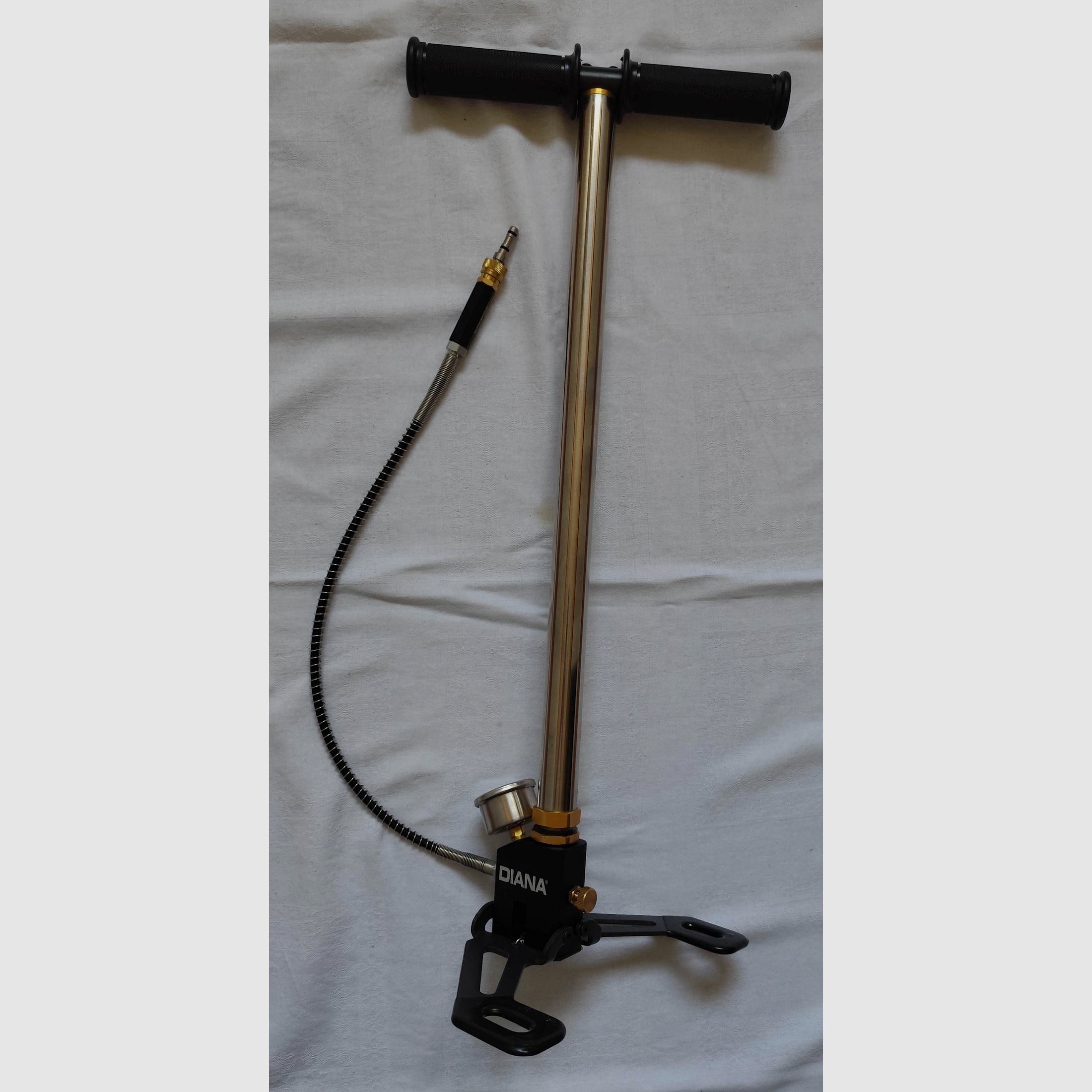 Pistolet pneumatyczny Diana Bandit+ Pompka powietrzna