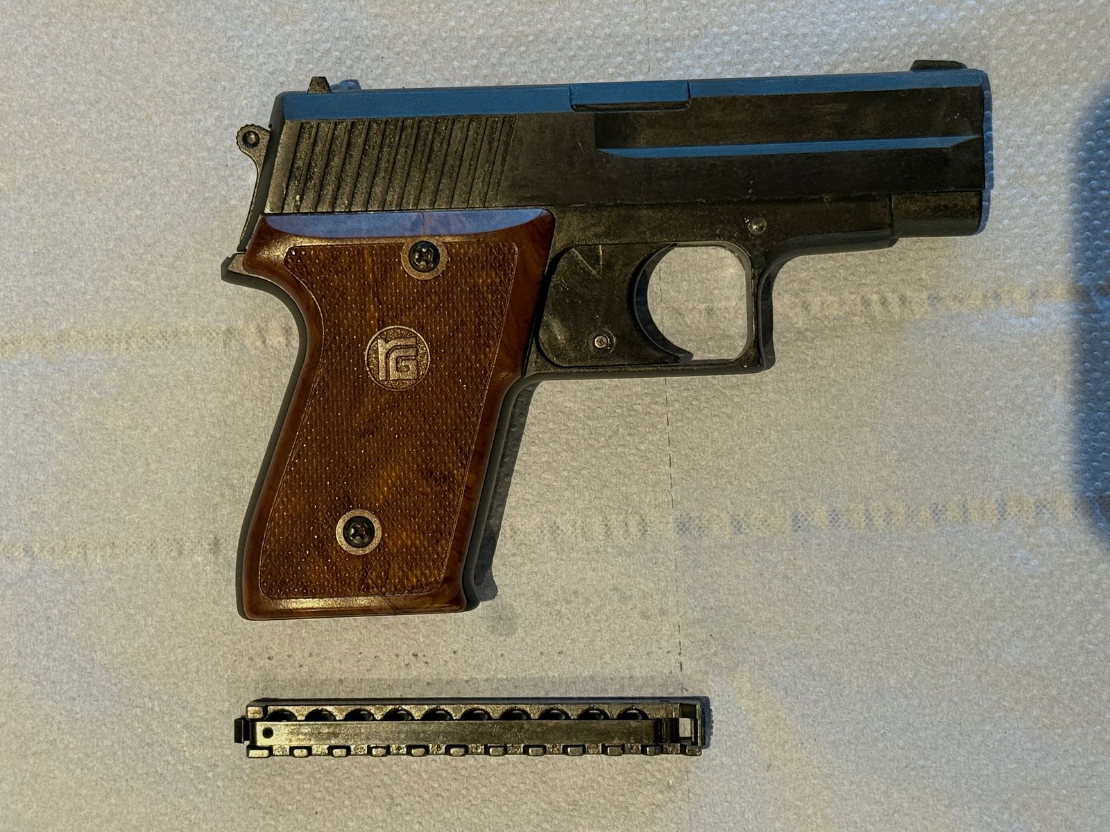 Röhm RG300 – Compact blank-firing pistol in caliber 6mm Flobert (PTB 327)