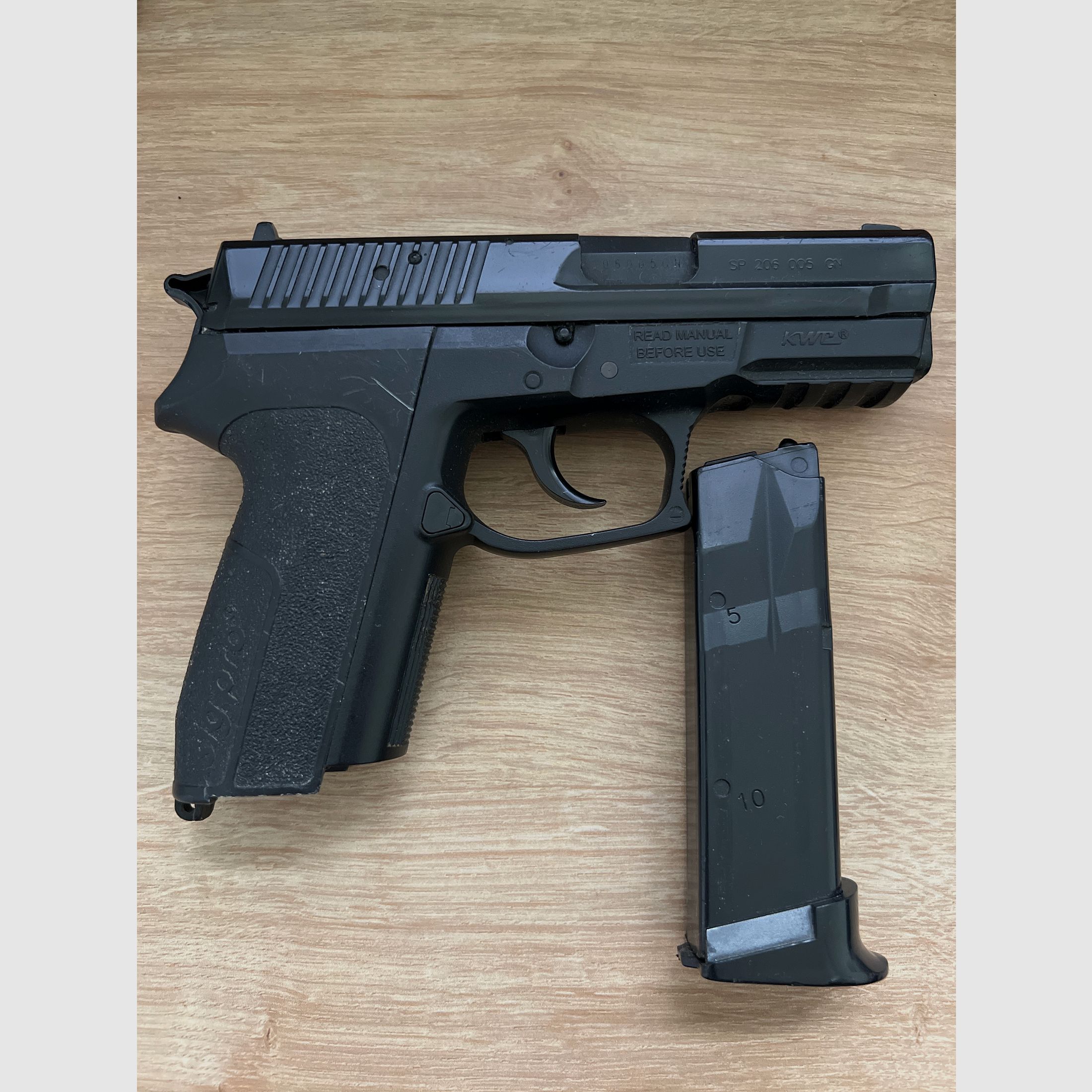 Sig Sauer SP2022 Airsoft / 0.5 Joule / 6mm BB