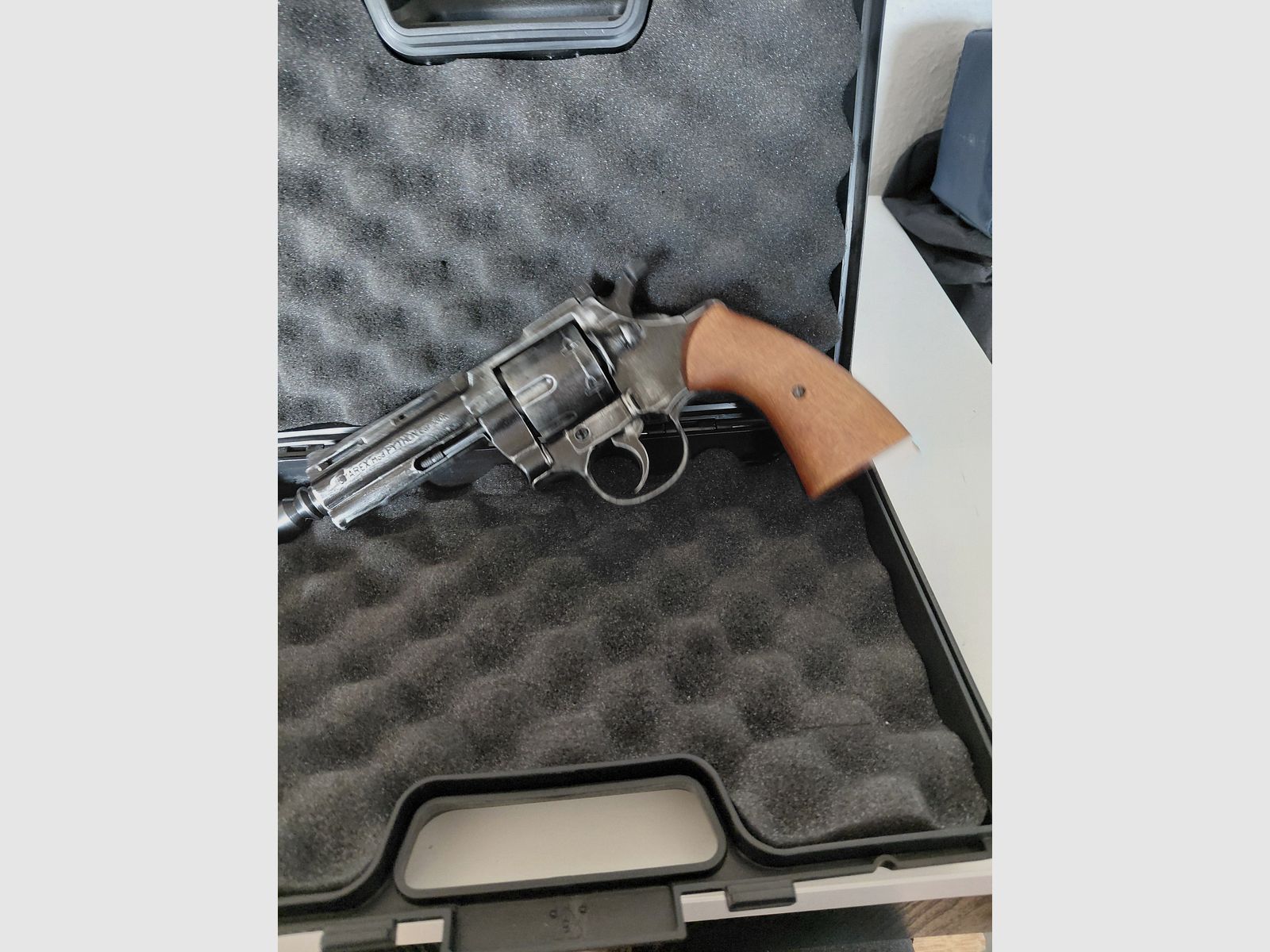Umarex Revolver  python cal. 380 schreckschuss 