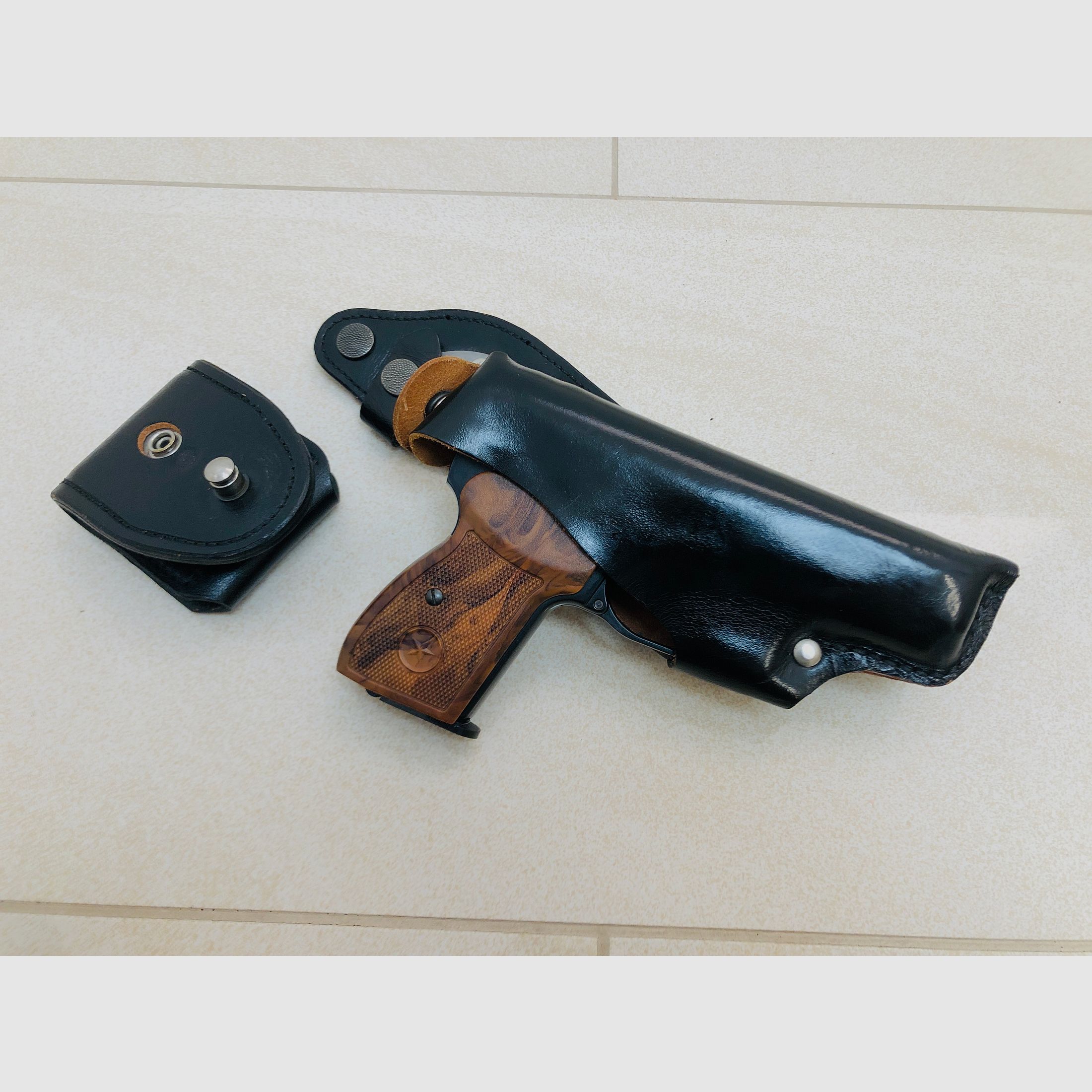 ••• Dienstholster DBGM GM 77 16 273 Dienstholster Makarov H&K P7 •••