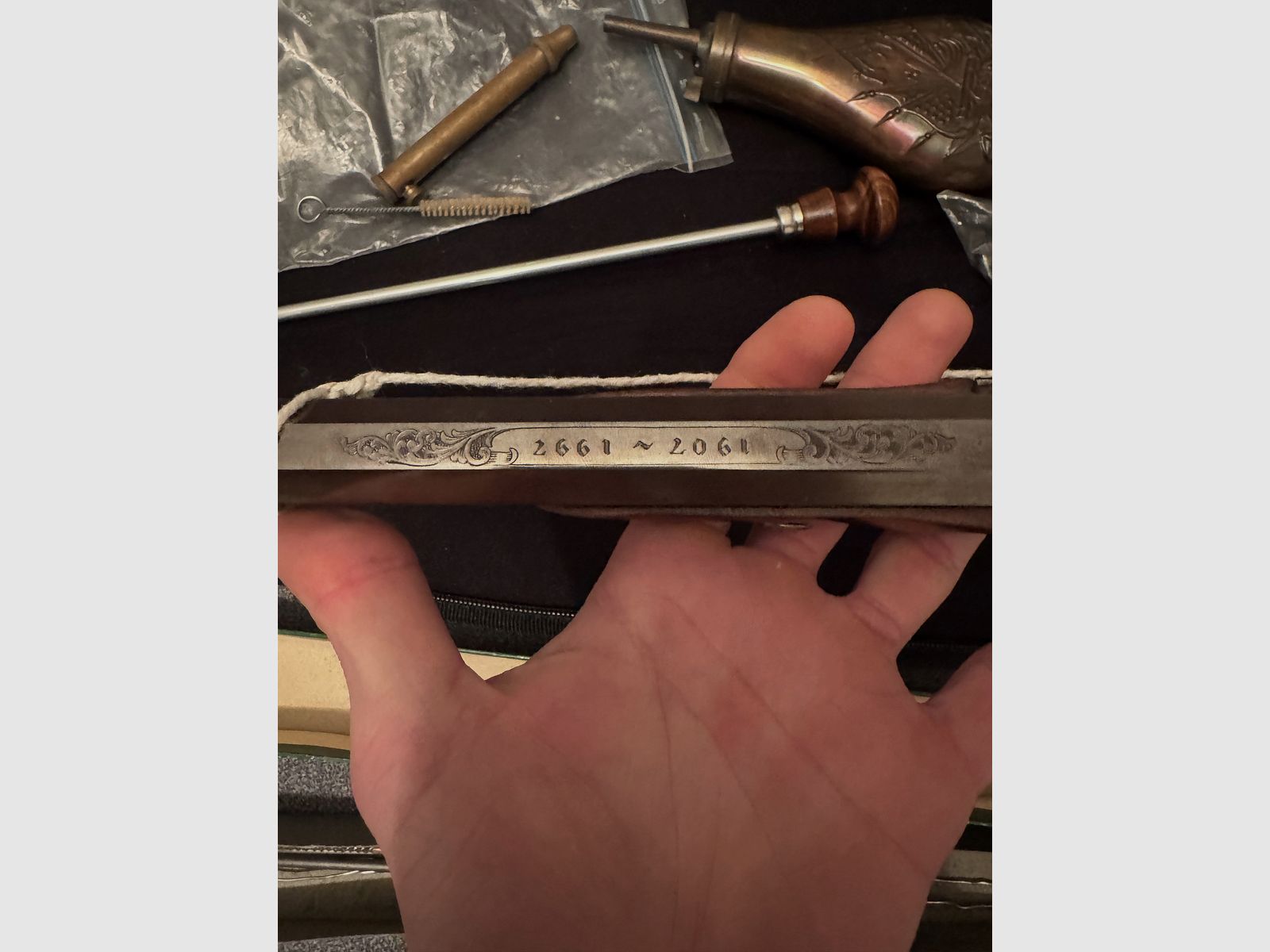 Raridad: Pedersoli Charles Moore LTD Edición 021/100 – Cal. .31 – Grabado maestro R. Sanzogni – Modelo de aniversario