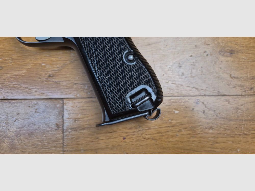 Bellissimo pistola SIG P210-2 – Mito del 9 para – Arma militare del 4° contratto – Circa 1965/68 – Bellissima brunitura – Funzionamento e canna da sogno – 1 caricatore aggiuntivo e fondina (il pacchetto completo!) forniti – Condizioni TBE+++!, immagine 4 di 25