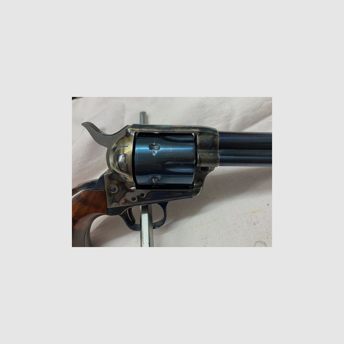 Raridad "HEGE Mod. Army 1873, Cal. .45 corto Knall" Raridad