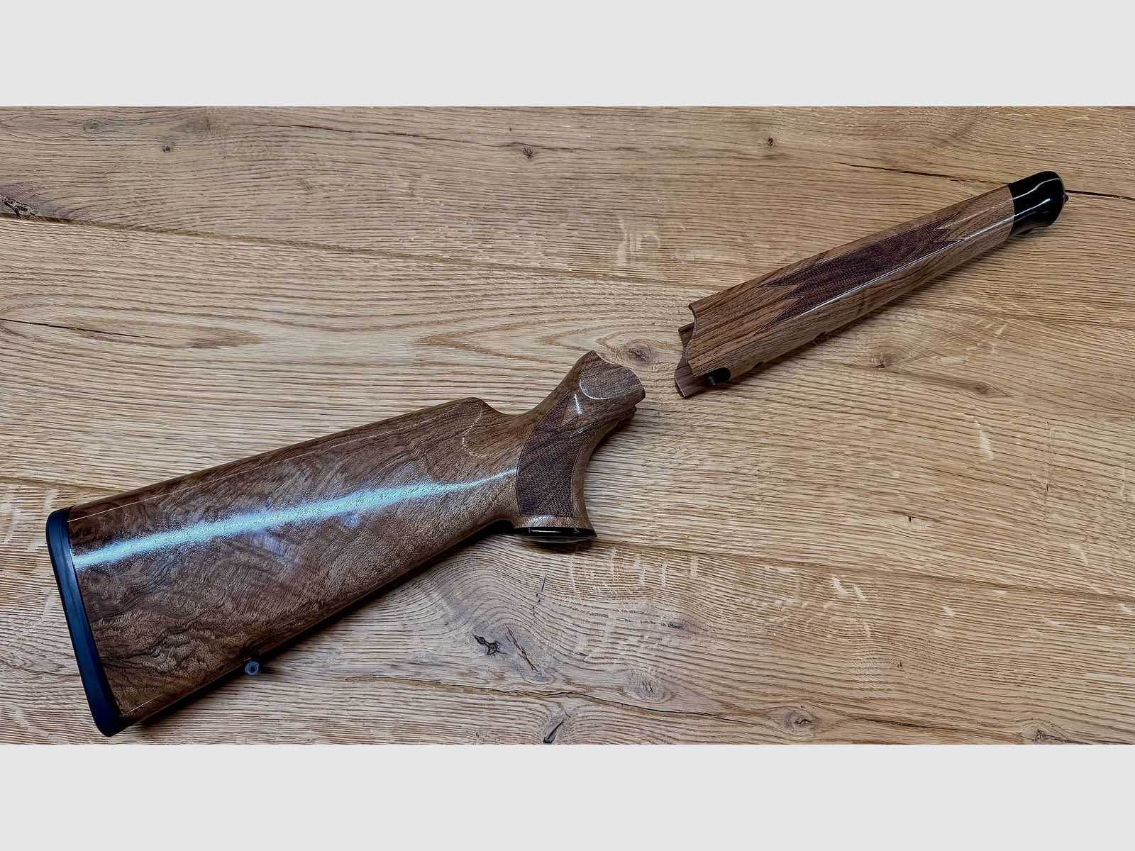 Blaser R8 crosse SANS système/boîtier // Classe de bois 3 // Avec œillets de sangle Blaser d'origine // NEUF