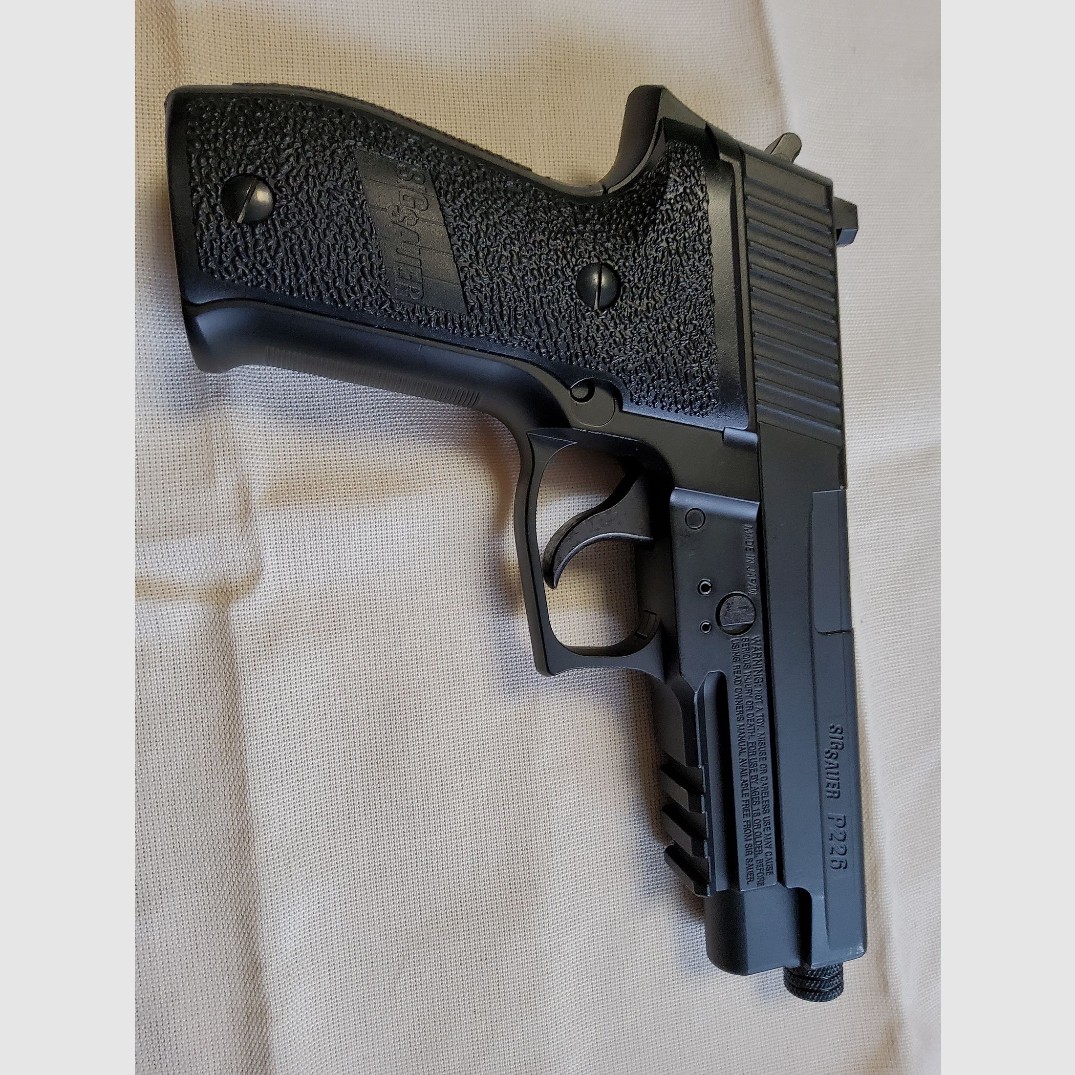Pistolet Co2 Sig Sauer P226 Diabolo 4,5 mm noir Blowback