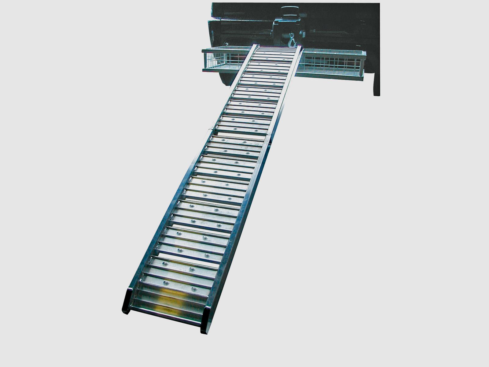 Aluminum loading ramp